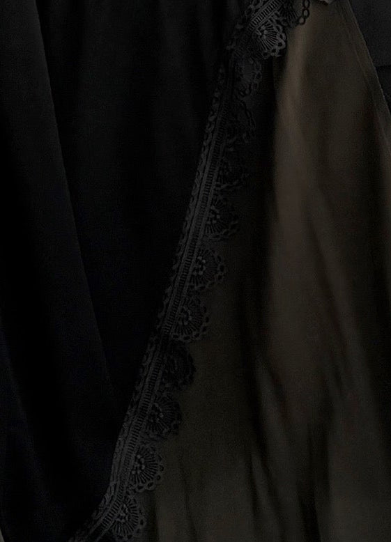 MW2130 - عباية كريب ملكي أنيقة بقصّة  نص البشت مع اضافه حرير مغسول عصرية - Aya