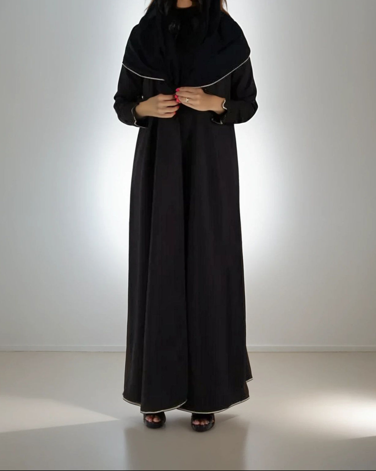 MW645 - Light Crepe Standing with Jacquard Half-Cloche