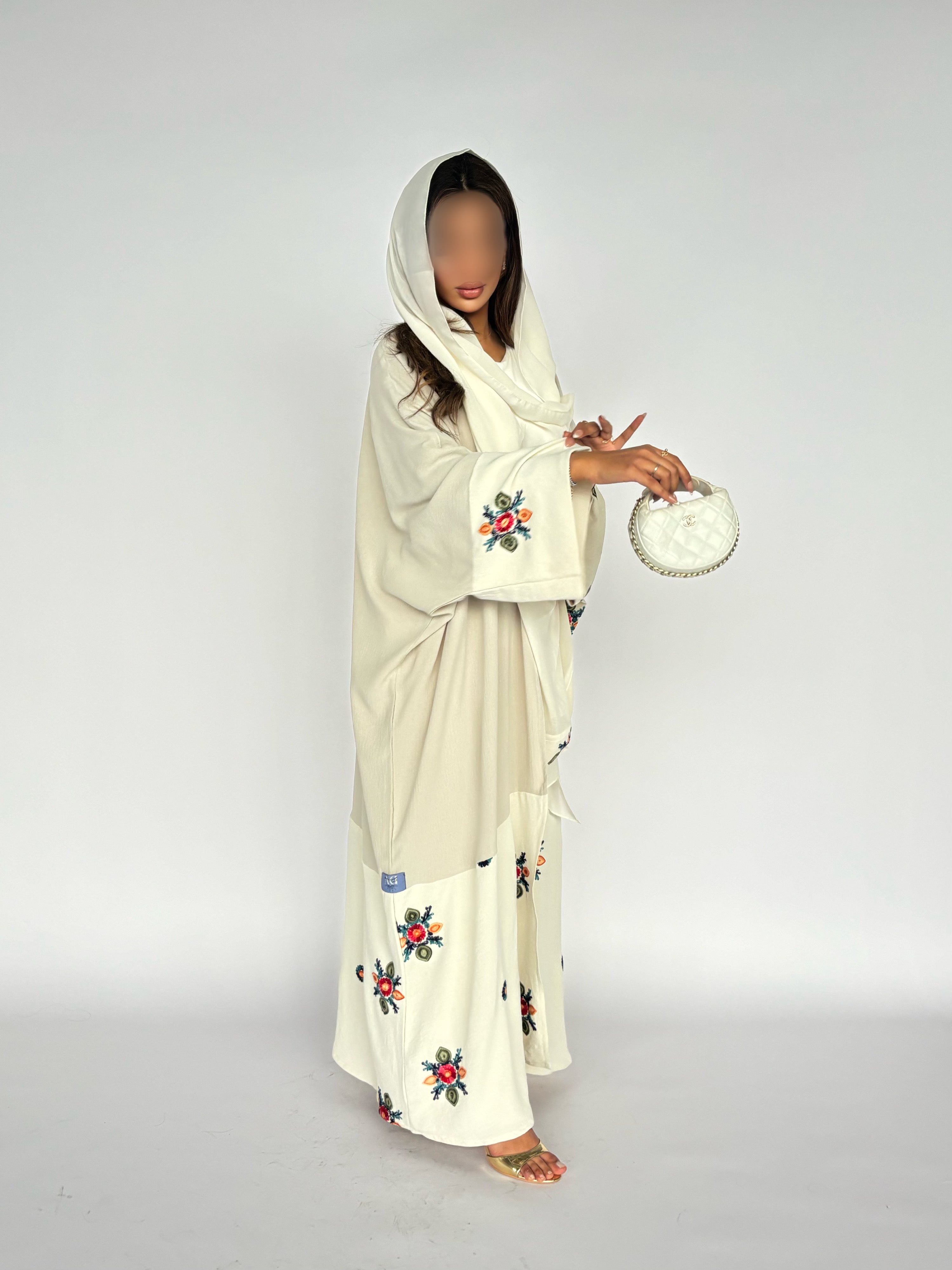 MW645 - Light Crepe Standing with Jacquard Half-Cloche