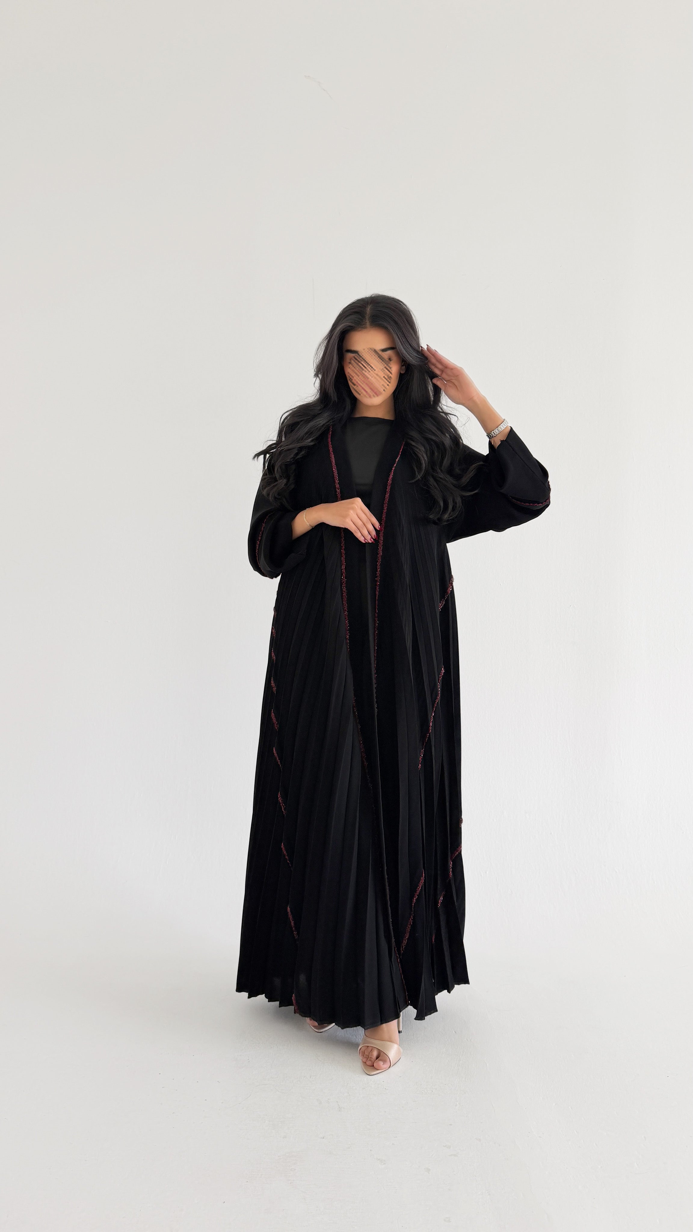 MW2076 - عبايه كلوش مع اضافة برواز احمر - Aya