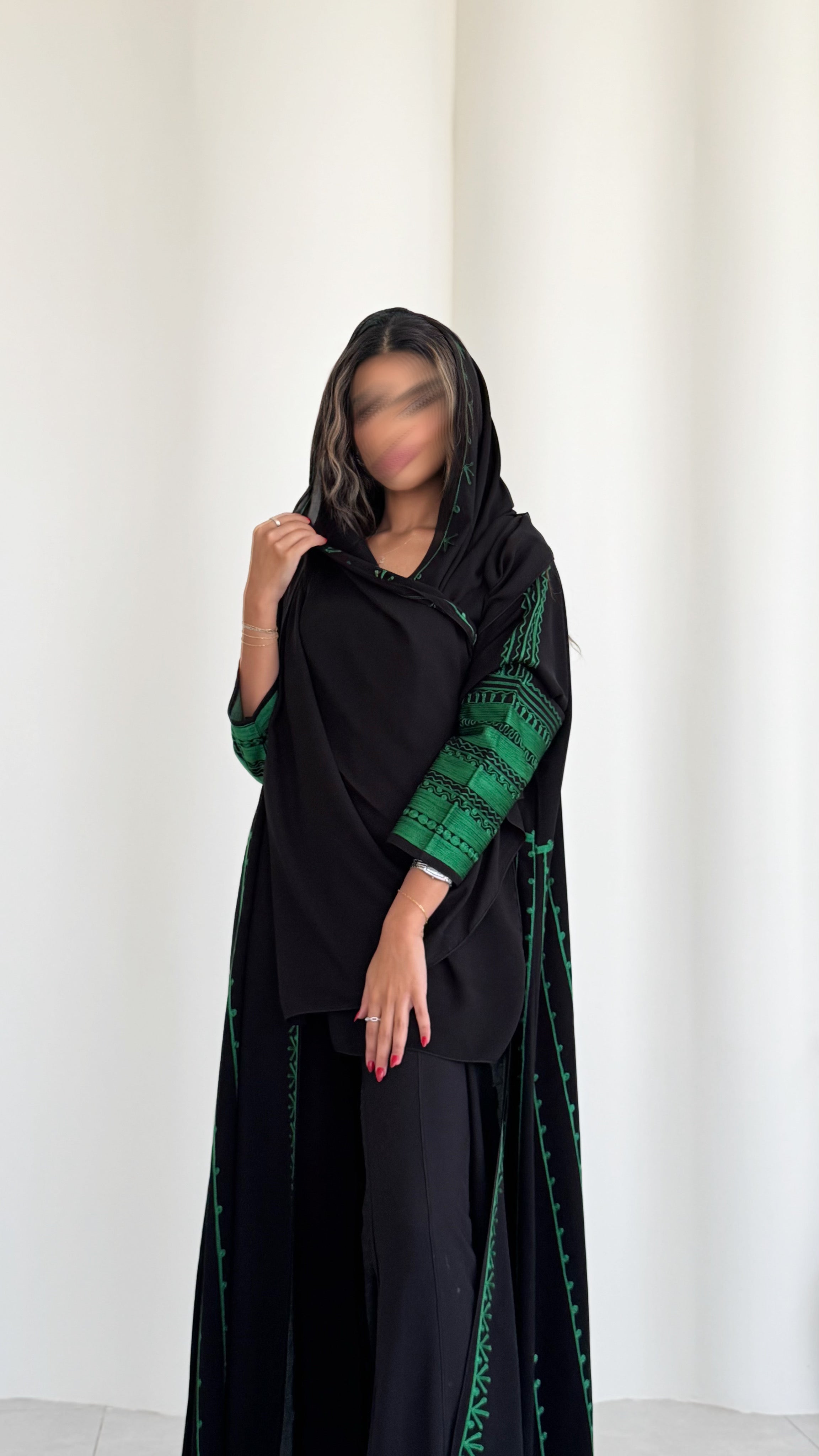 MW645 - Light Crepe Standing with Jacquard Half-Cloche