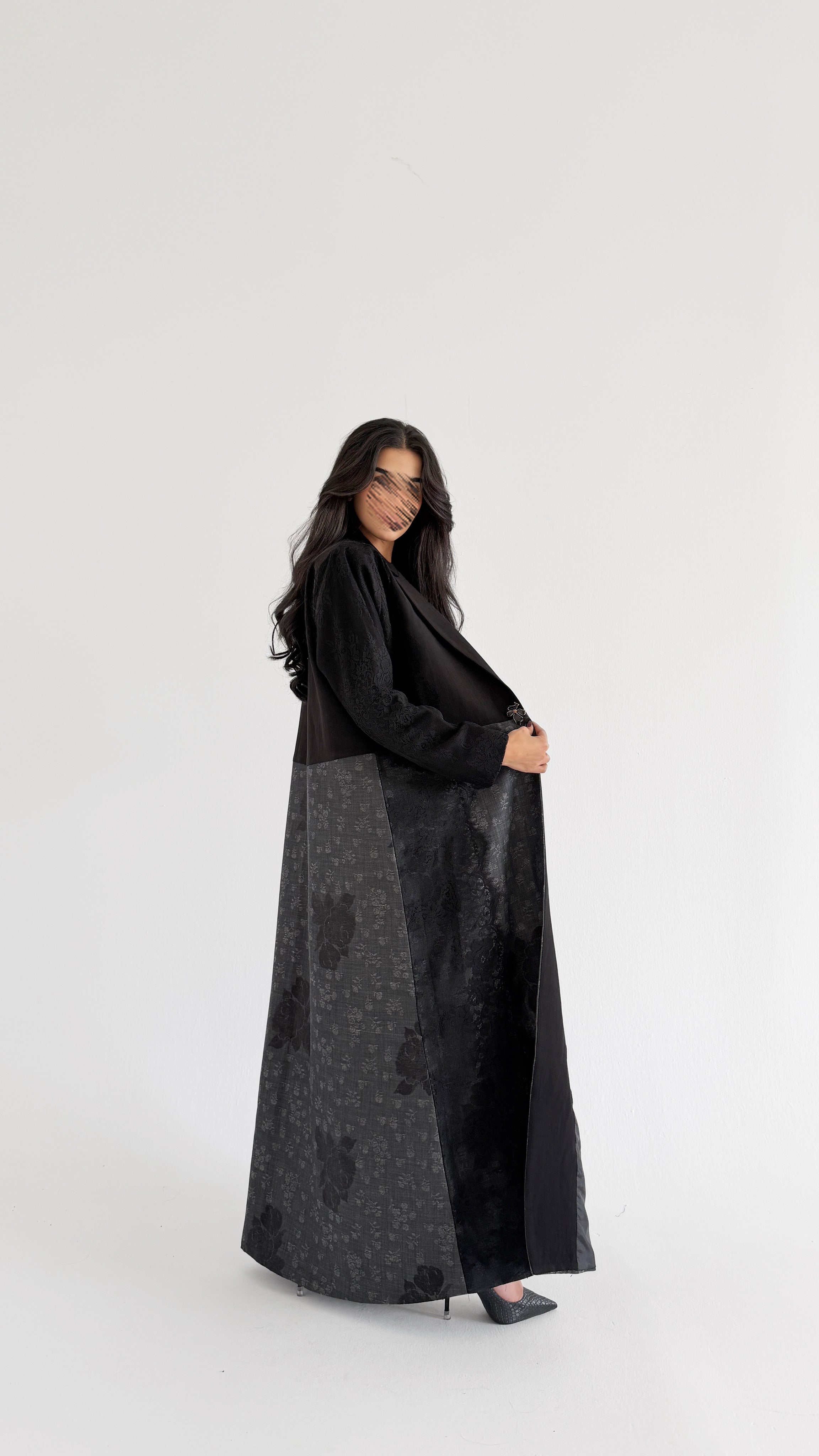 MWT1008 - عباية لنن مطرزة - Aya