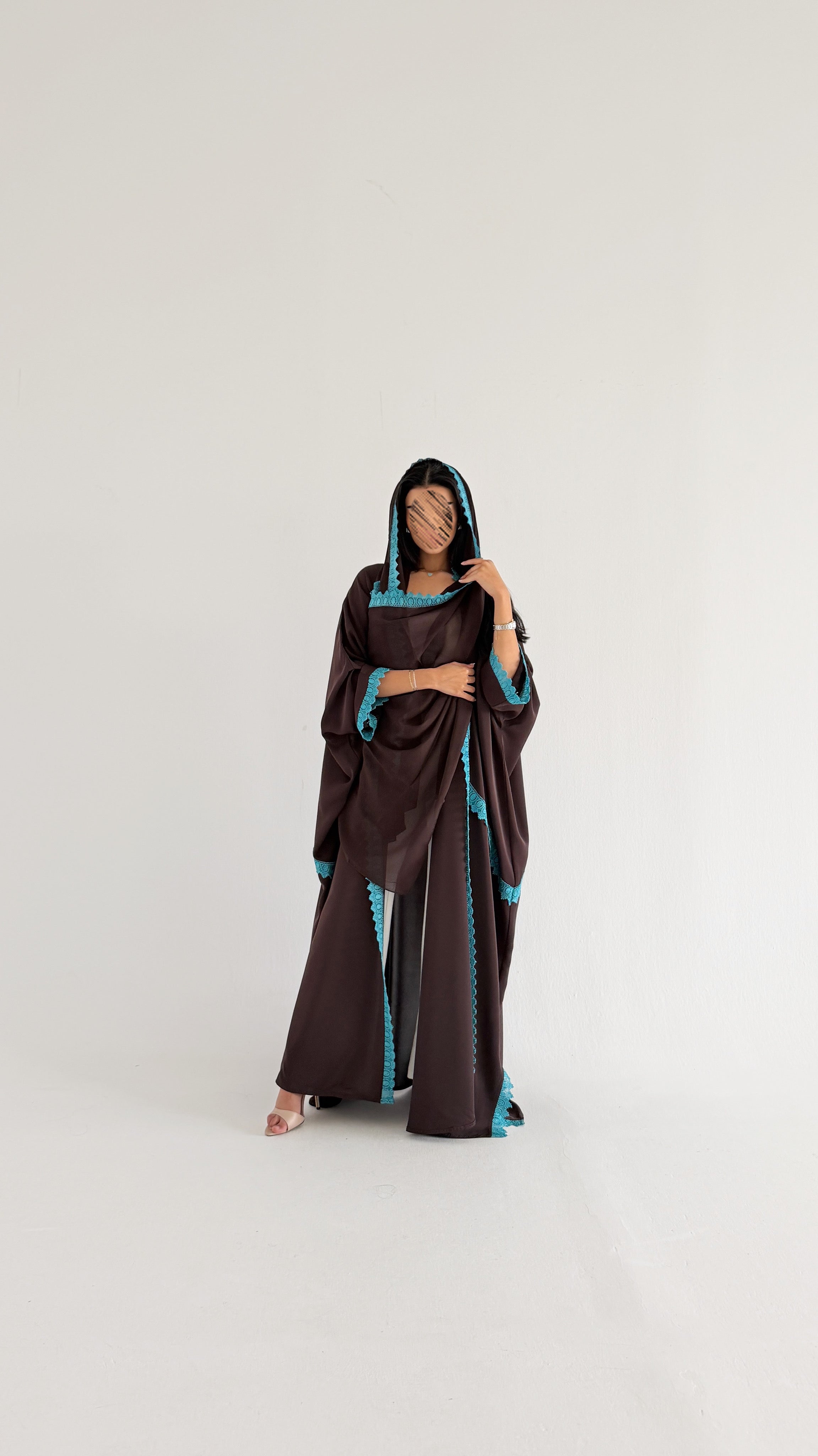 MW2161 - عبايه كريب مع اضافه كلفه مميزه وحصرية - Aya