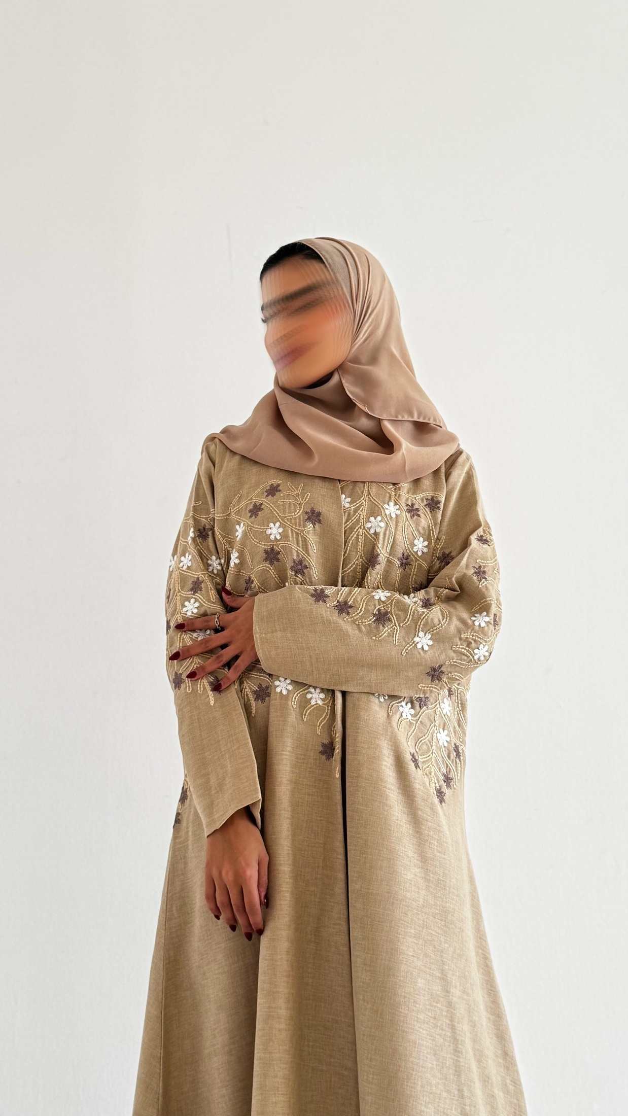 MWT393 - عباية لنن تطريز بيج - Aya