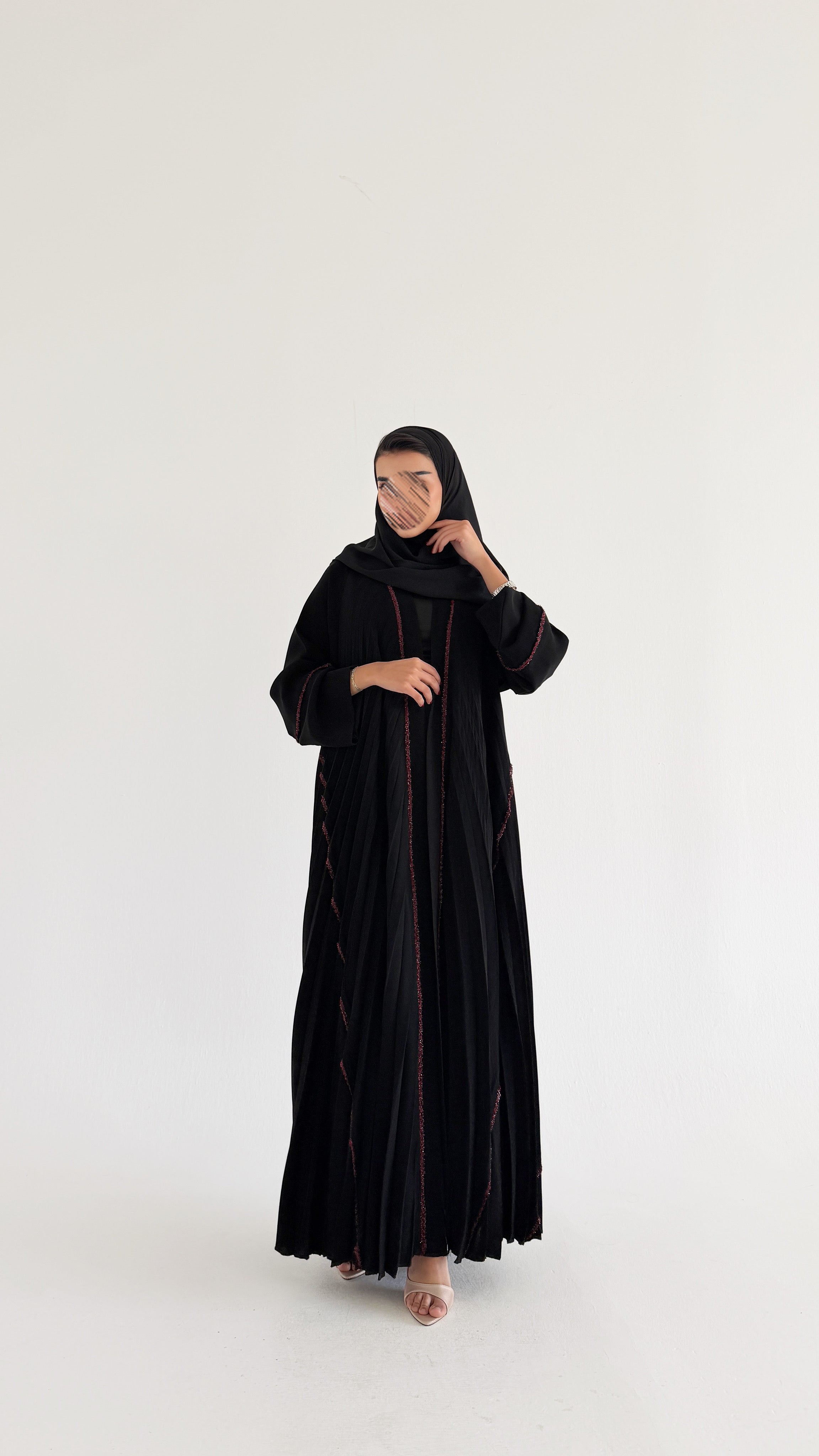 MW2076 - عبايه كلوش مع اضافة برواز احمر - Aya