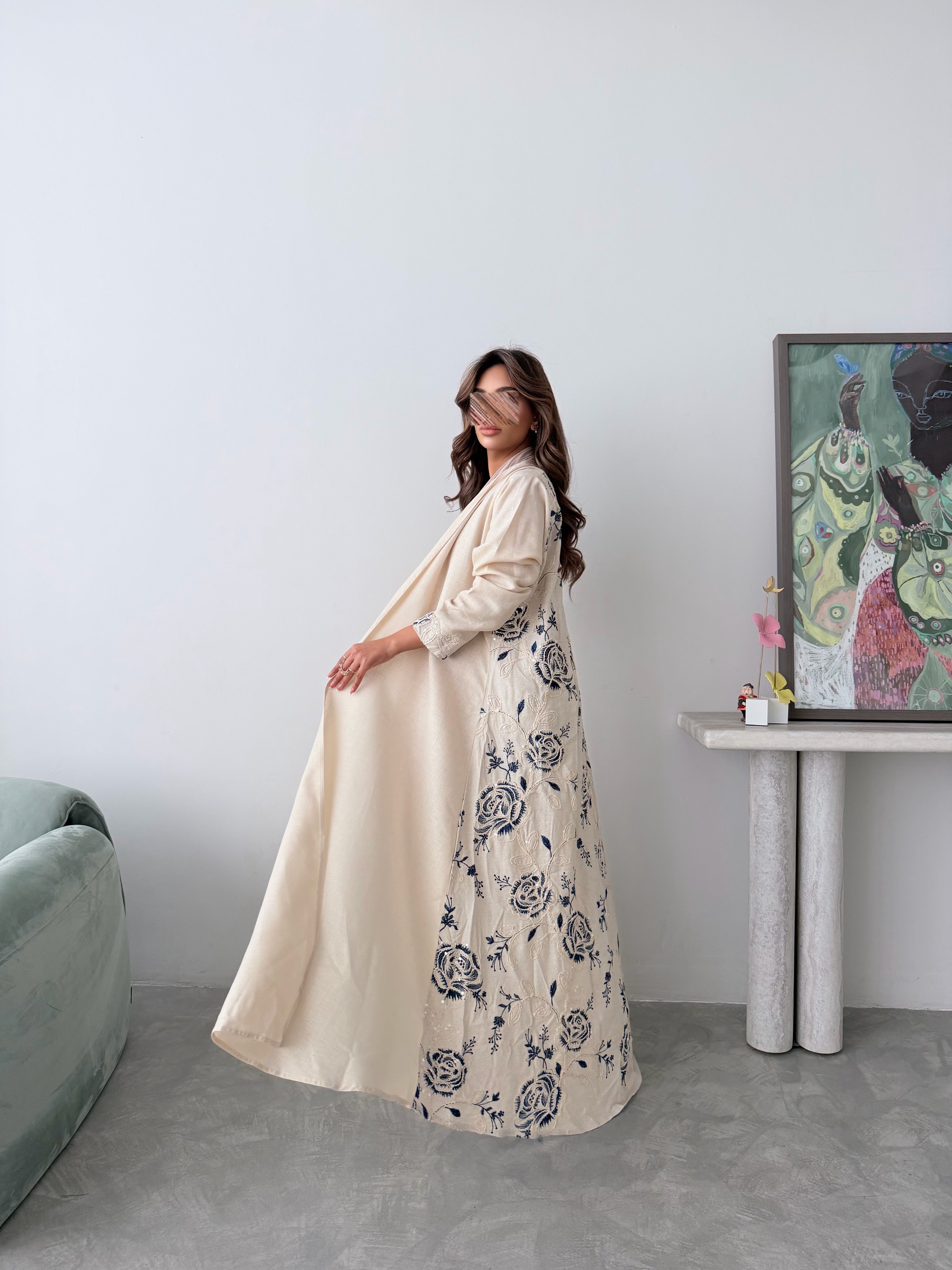 MWT781 - عباية لنن مع خلف لنن مطرز - Aya