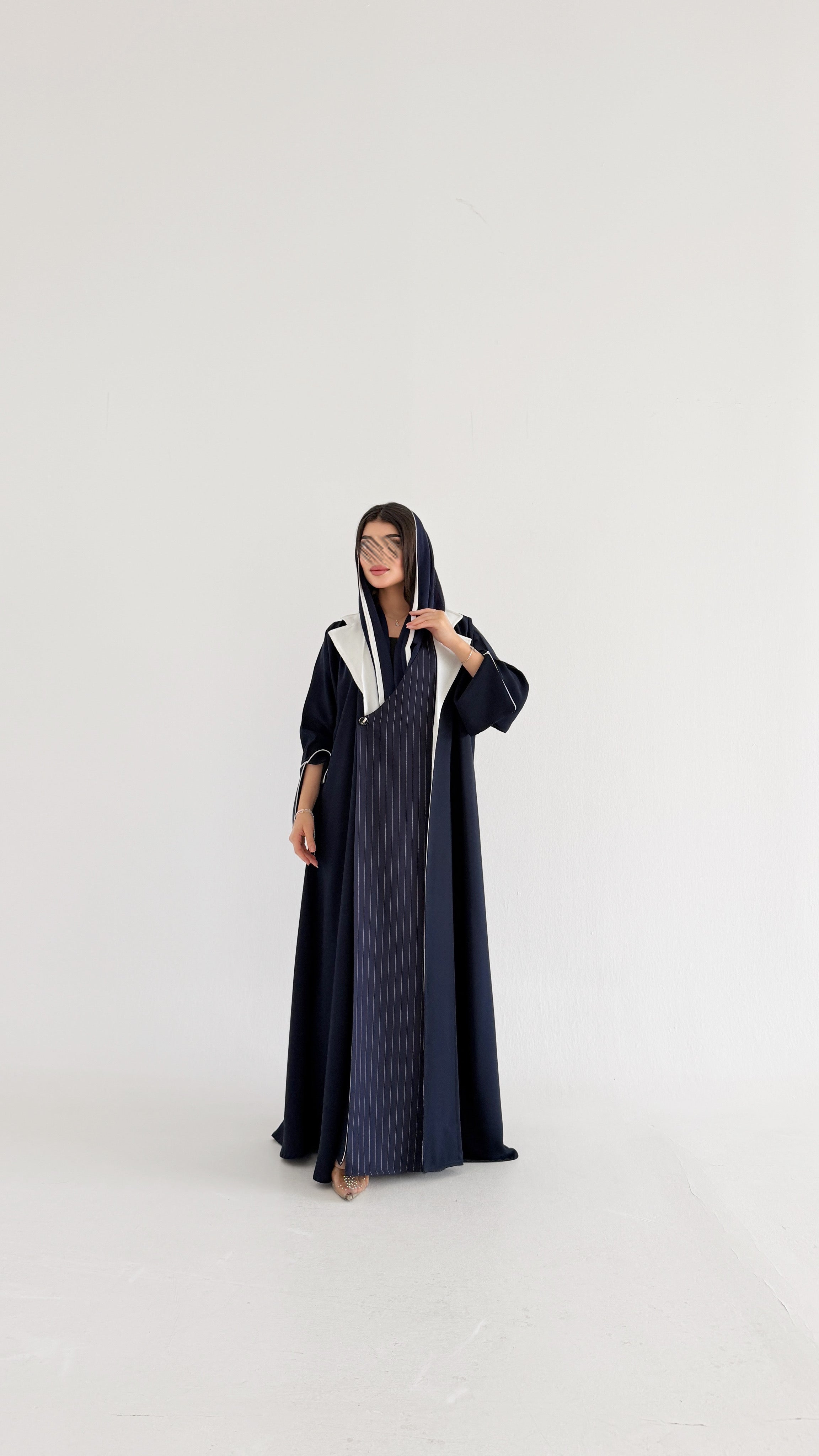 MW2103 - عباية بليزر بخامة راقيه من كريب والمخطط - Aya