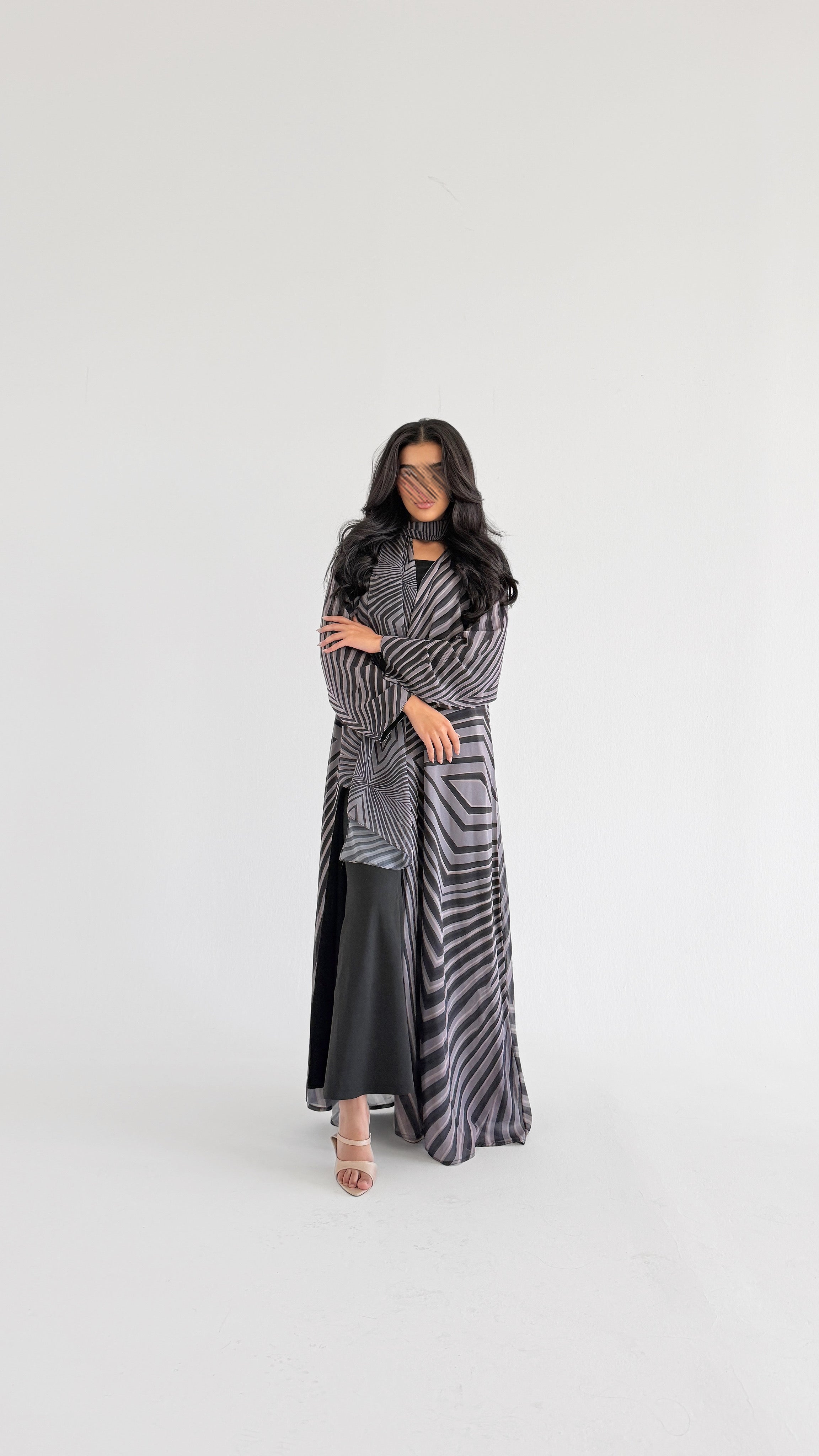 MWT1313 عباية مطبوعة مخططة - Aya