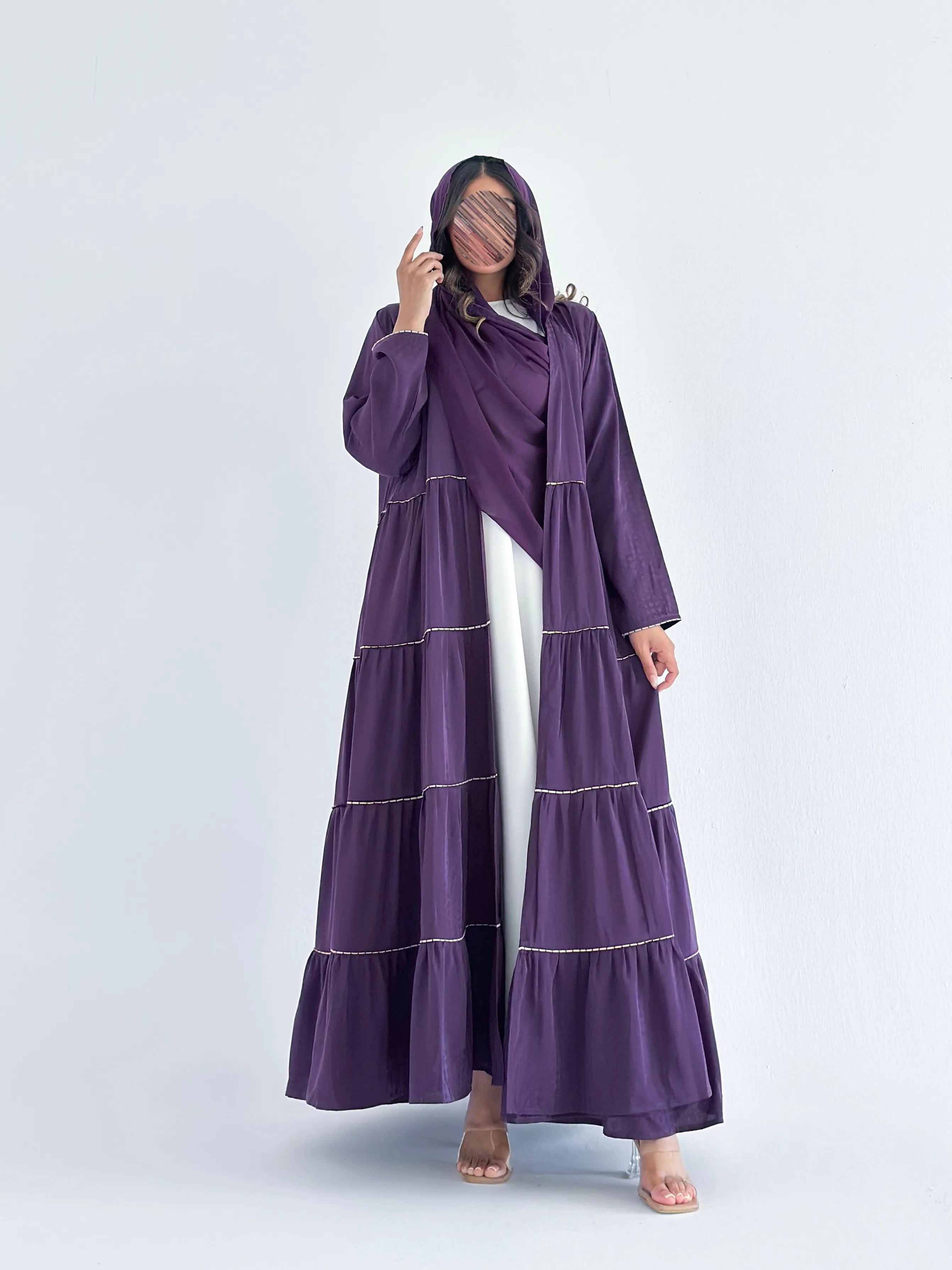 MW435 - عباية بكسرات ومطرزة - Aya