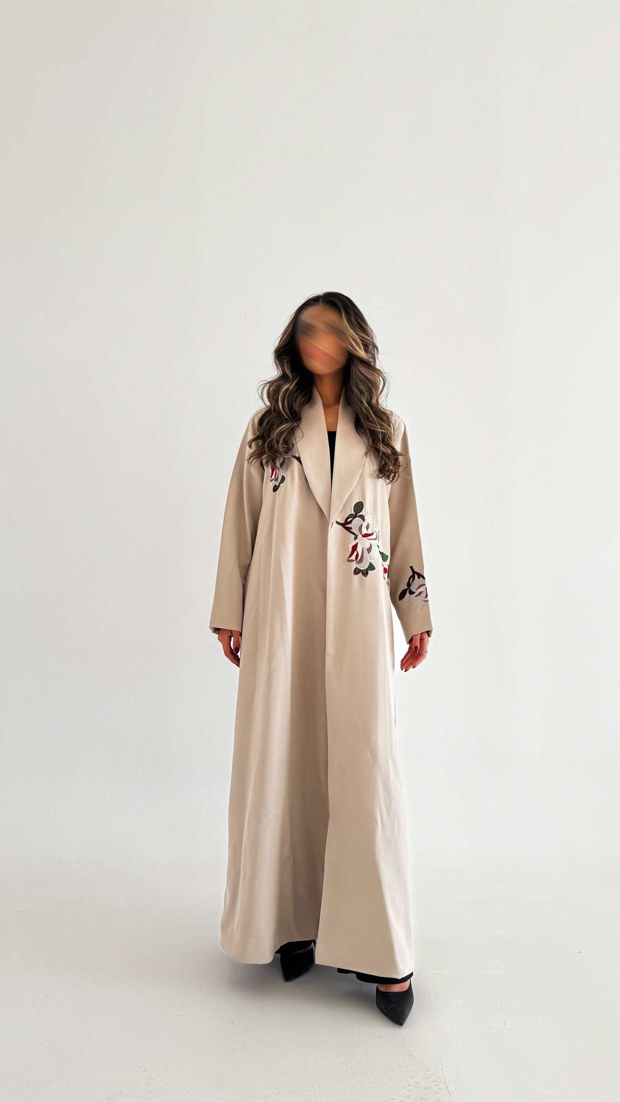 MW1705 - عباية بليزر بتطريز بقماش كريب - Aya