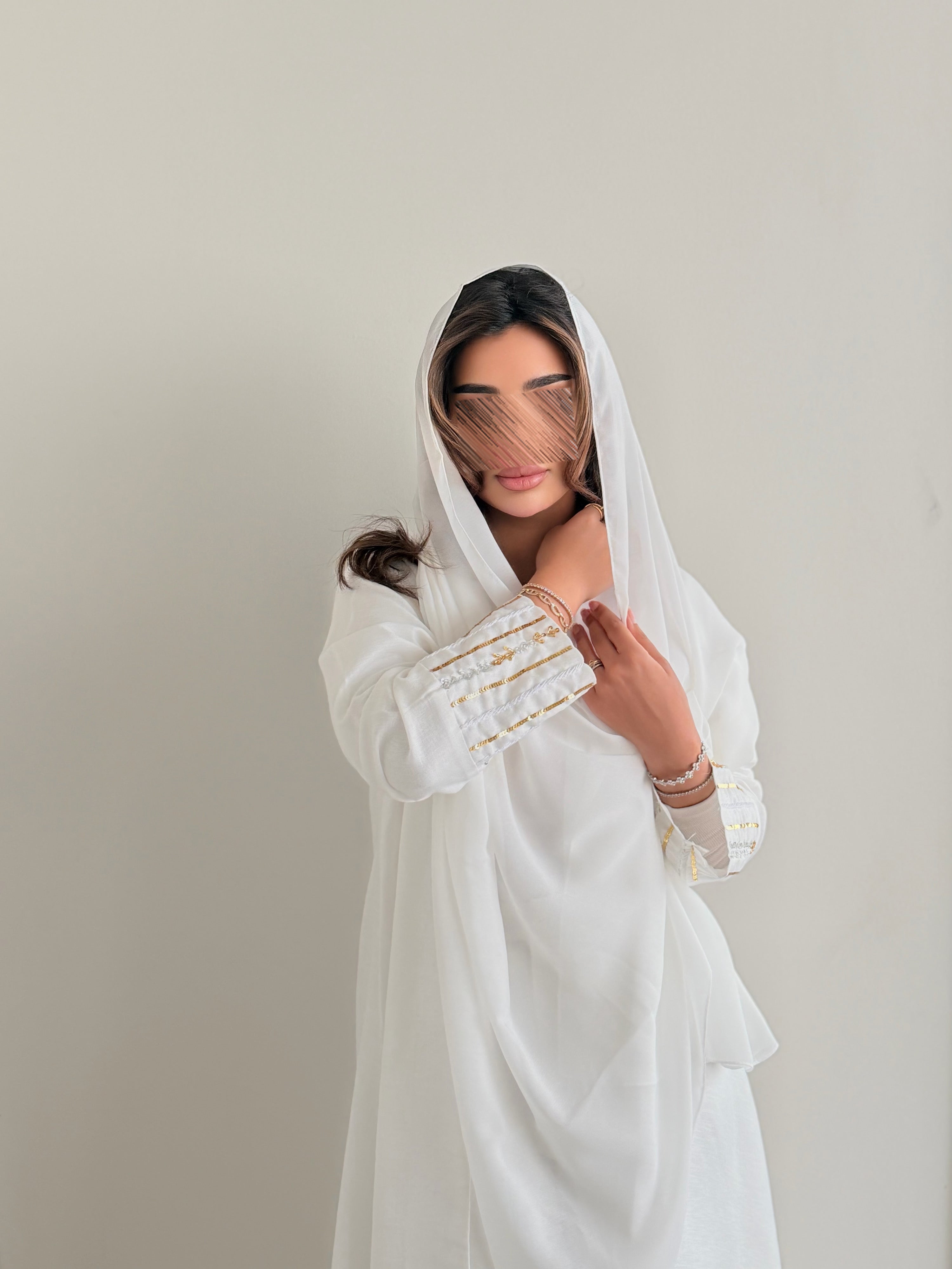 MW2110 -  عباية لنن انيقة بقصة نص كلوش عصرية - Aya