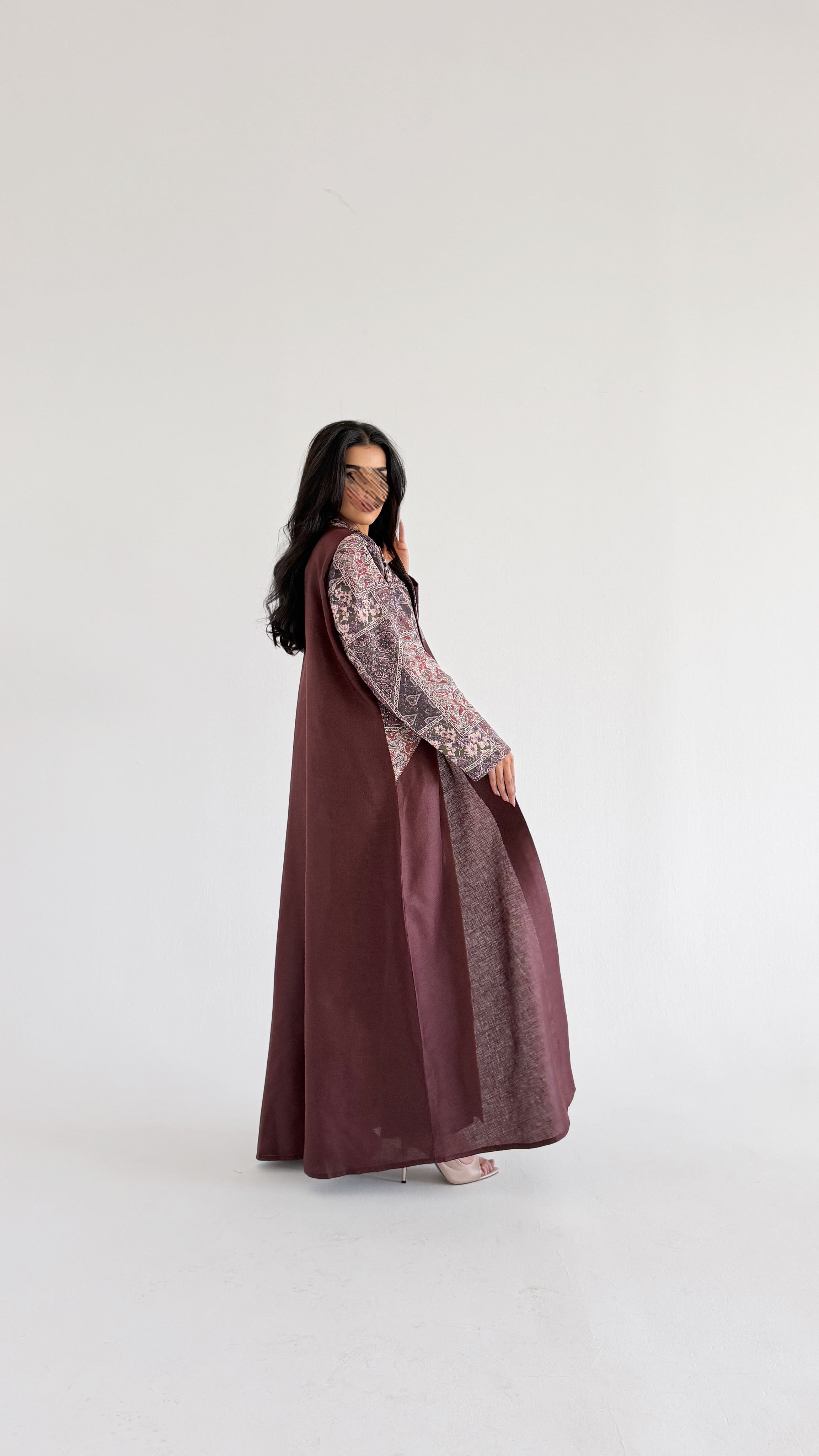 MWT1336 عباية لنن مع تدخيله لنن هندي - Aya