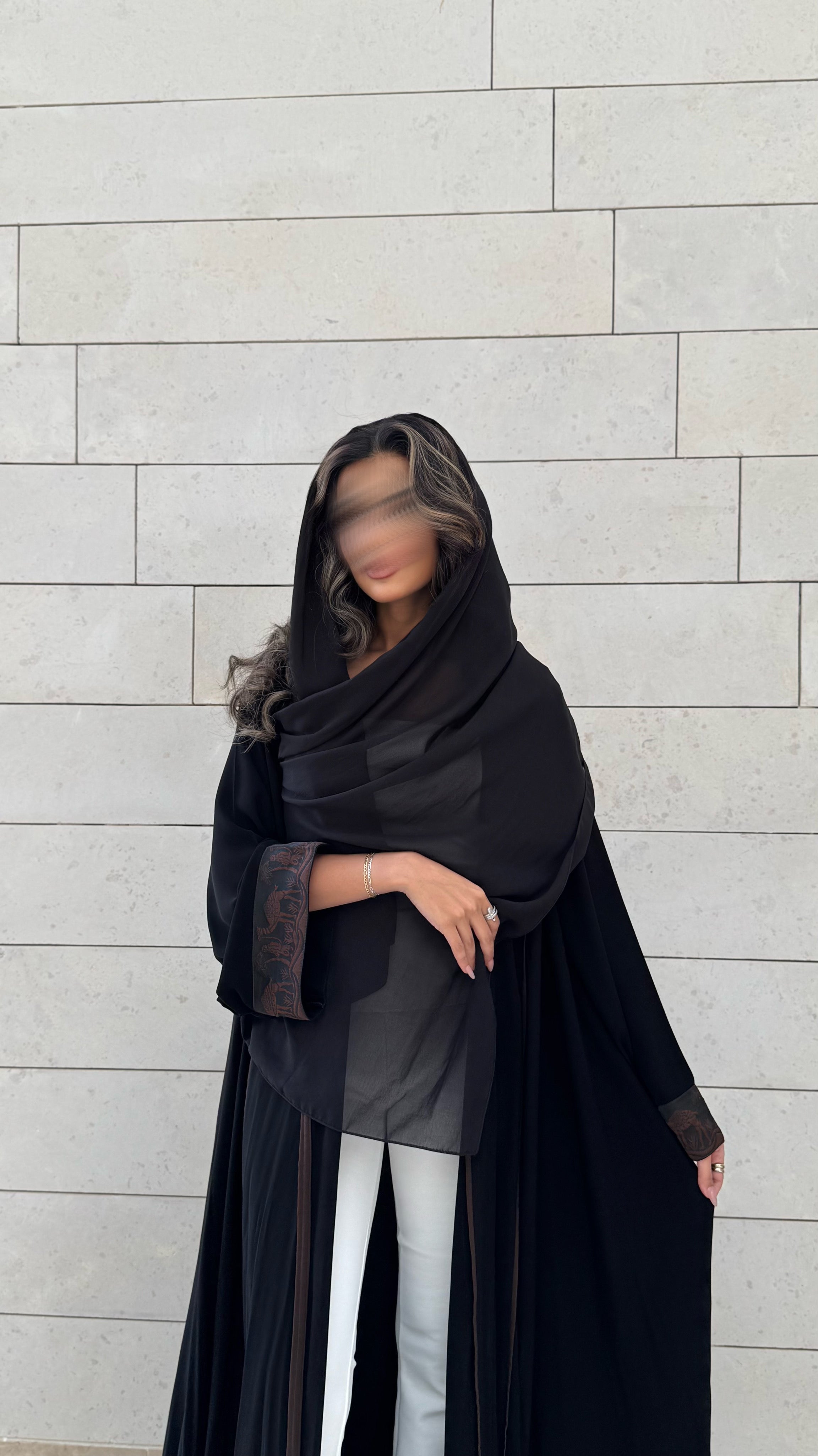 MW645 - Light Crepe Standing with Jacquard Half-Cloche