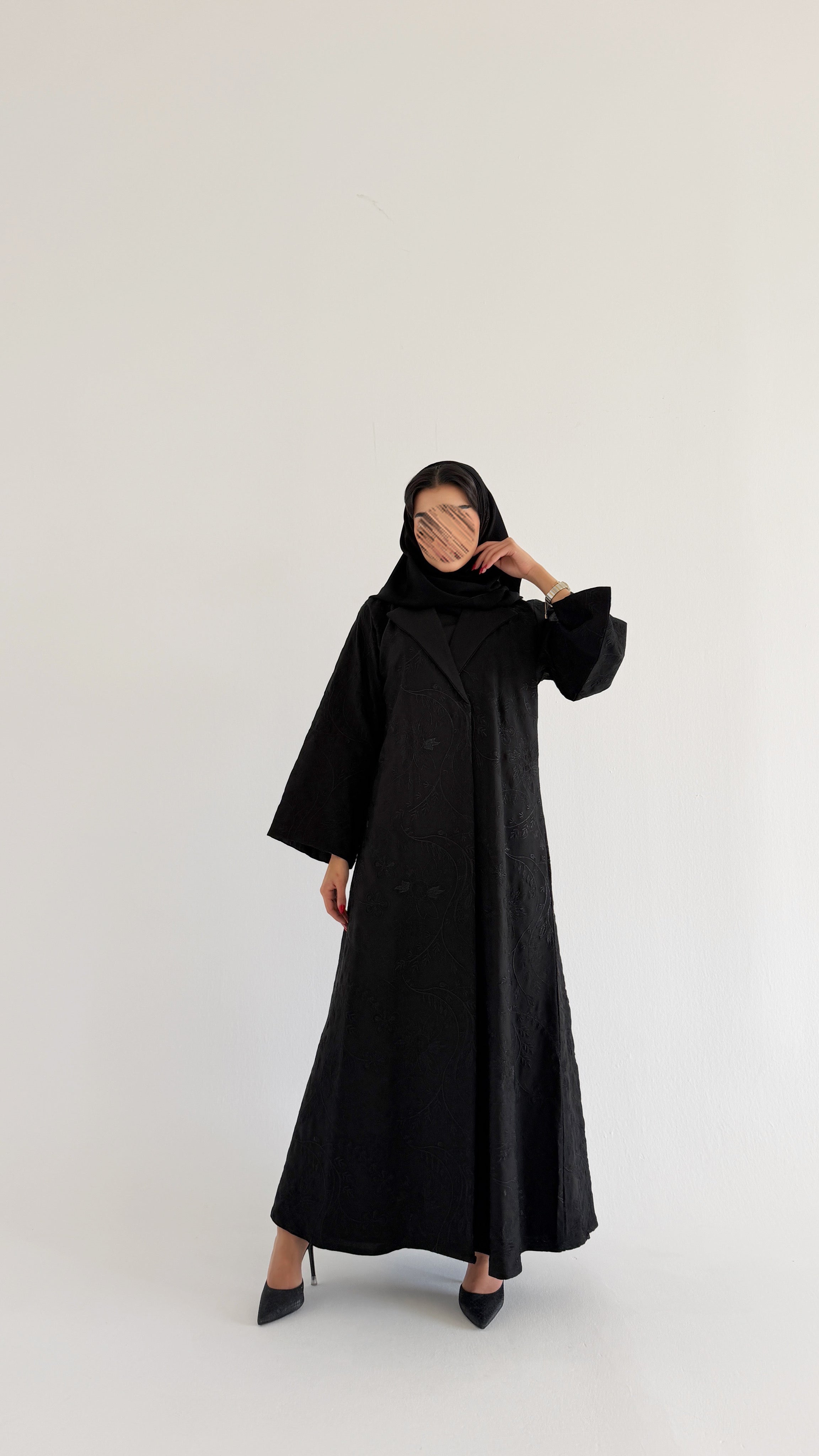 MW2045 - عبايه كريب كتان مع اضافه تطريز بالكامل - Aya