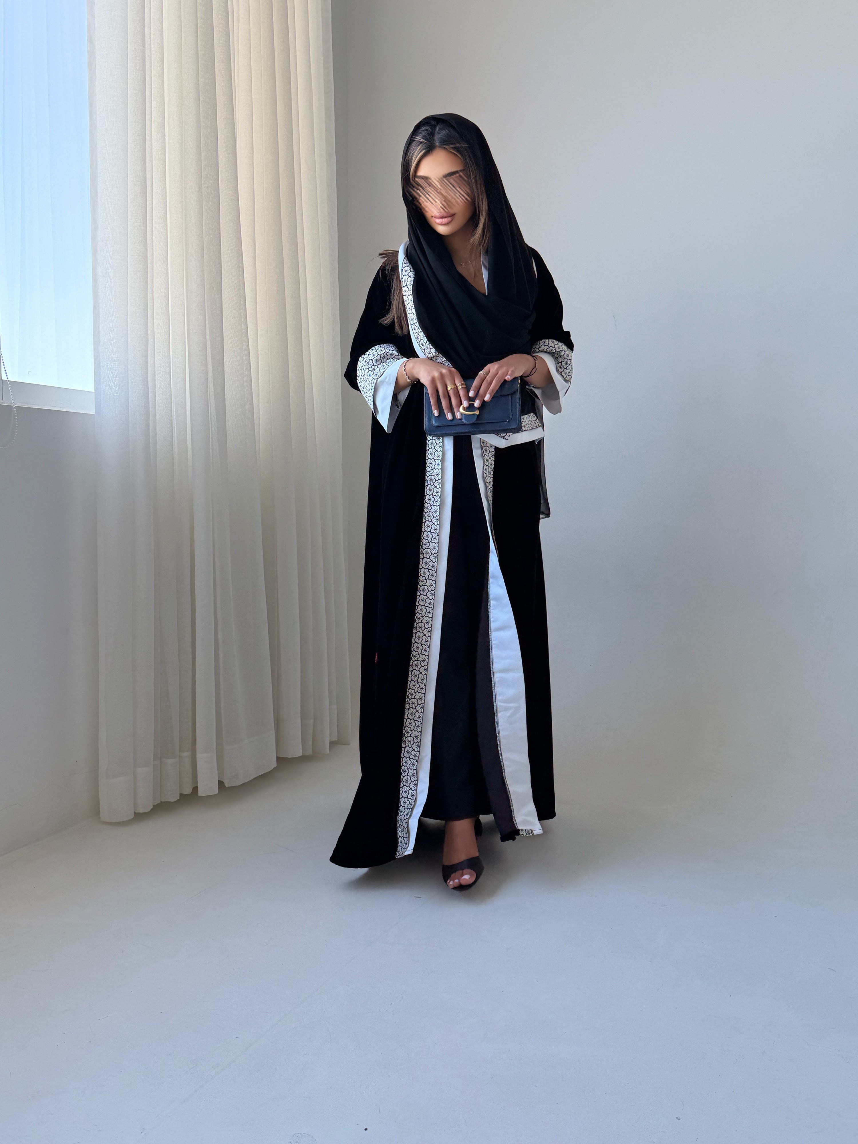 MW645 - Light Crepe Standing with Jacquard Half-Cloche