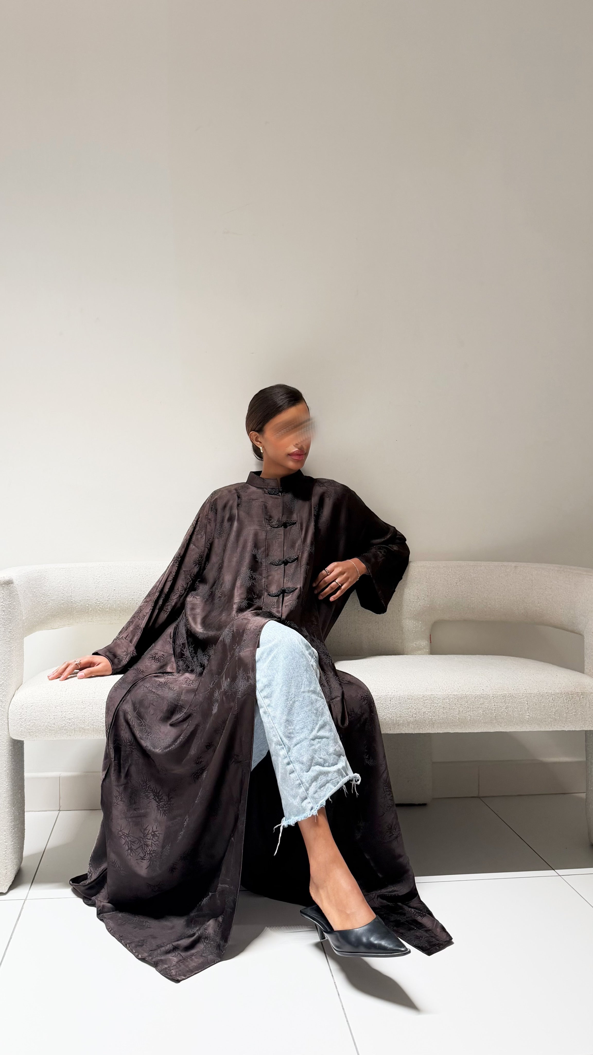 MW645 - Light Crepe Standing with Jacquard Half-Cloche