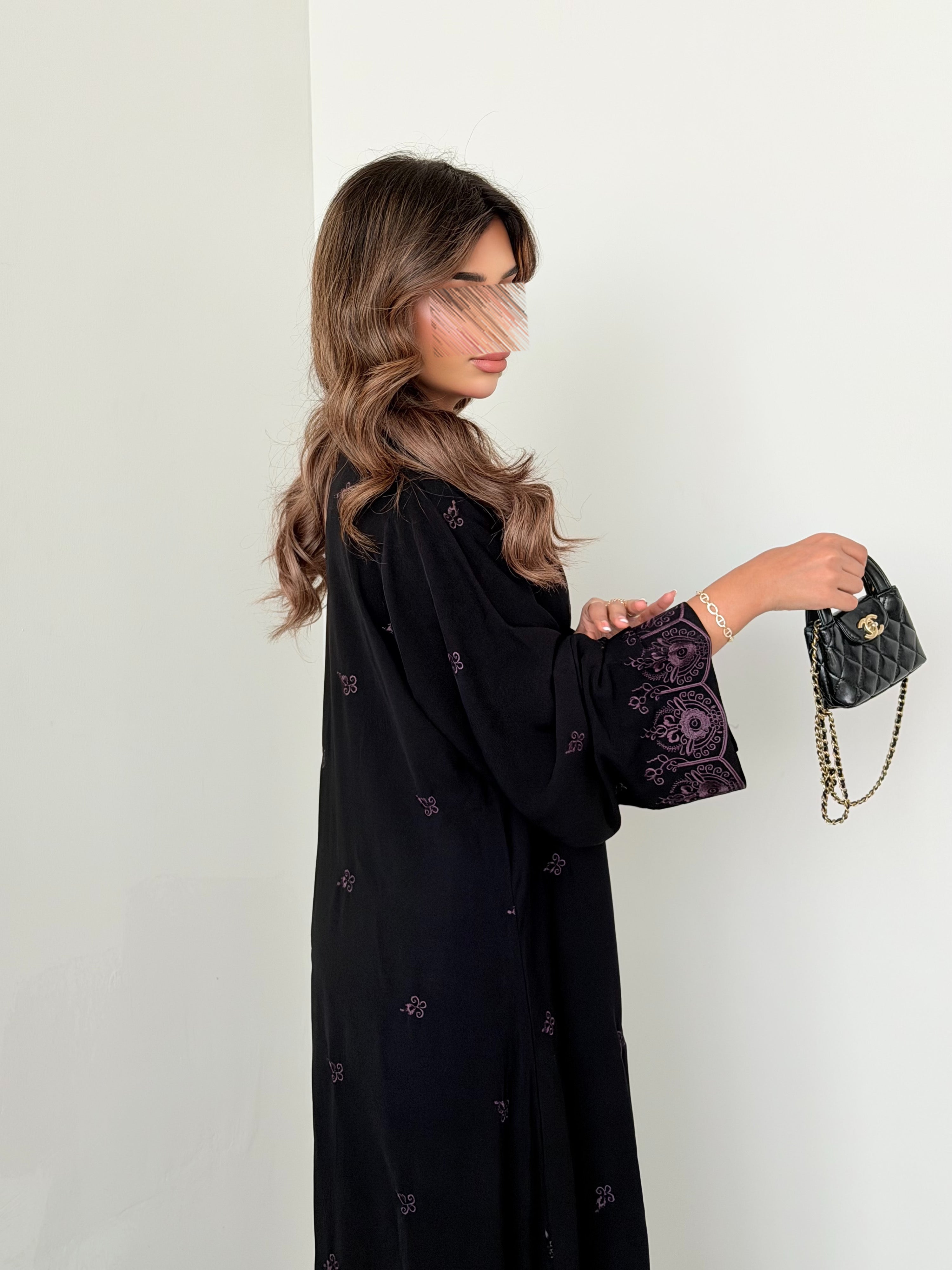 MWT792 - عباية كريب مع تطريز هندي - Aya