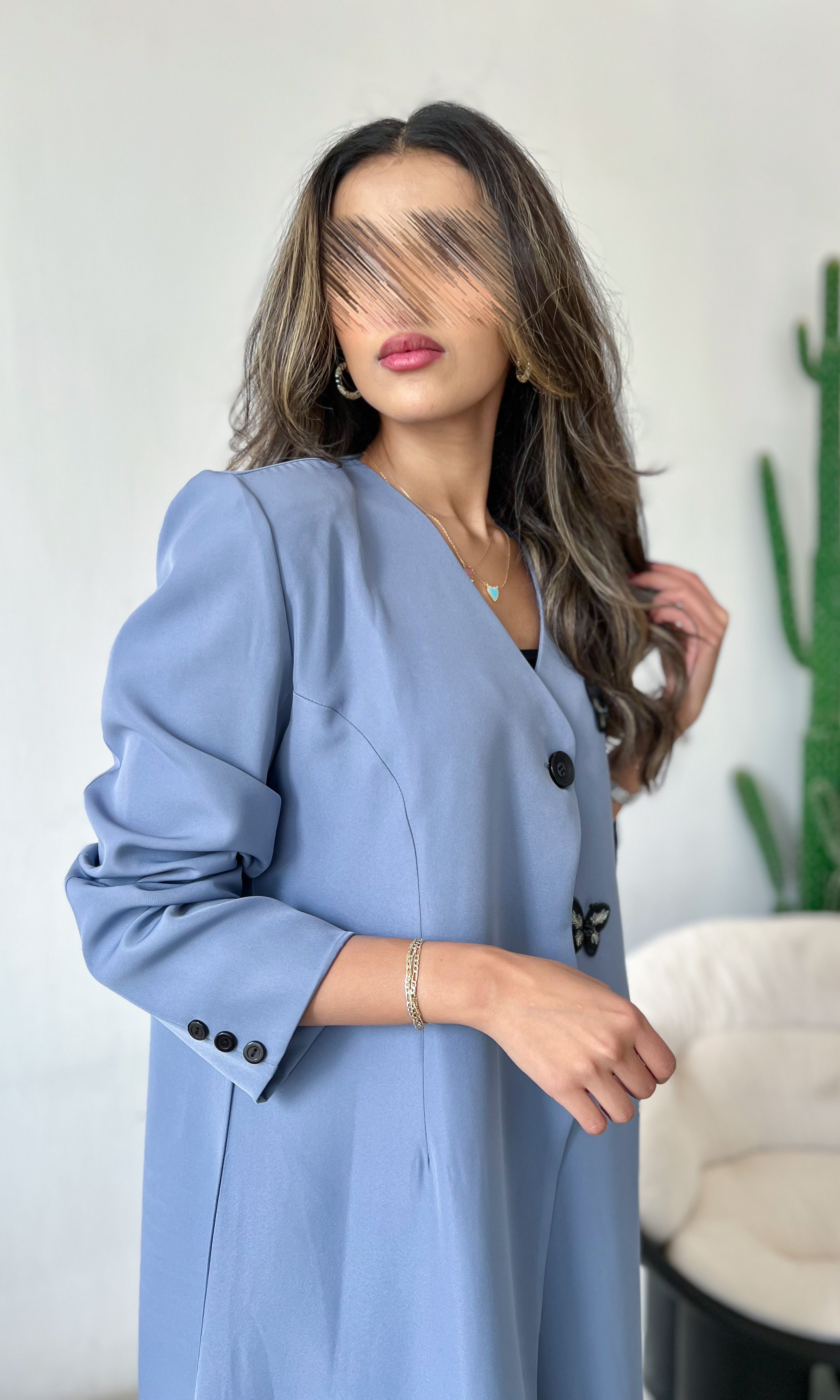 MW645 - Light Crepe Standing with Jacquard Half-Cloche