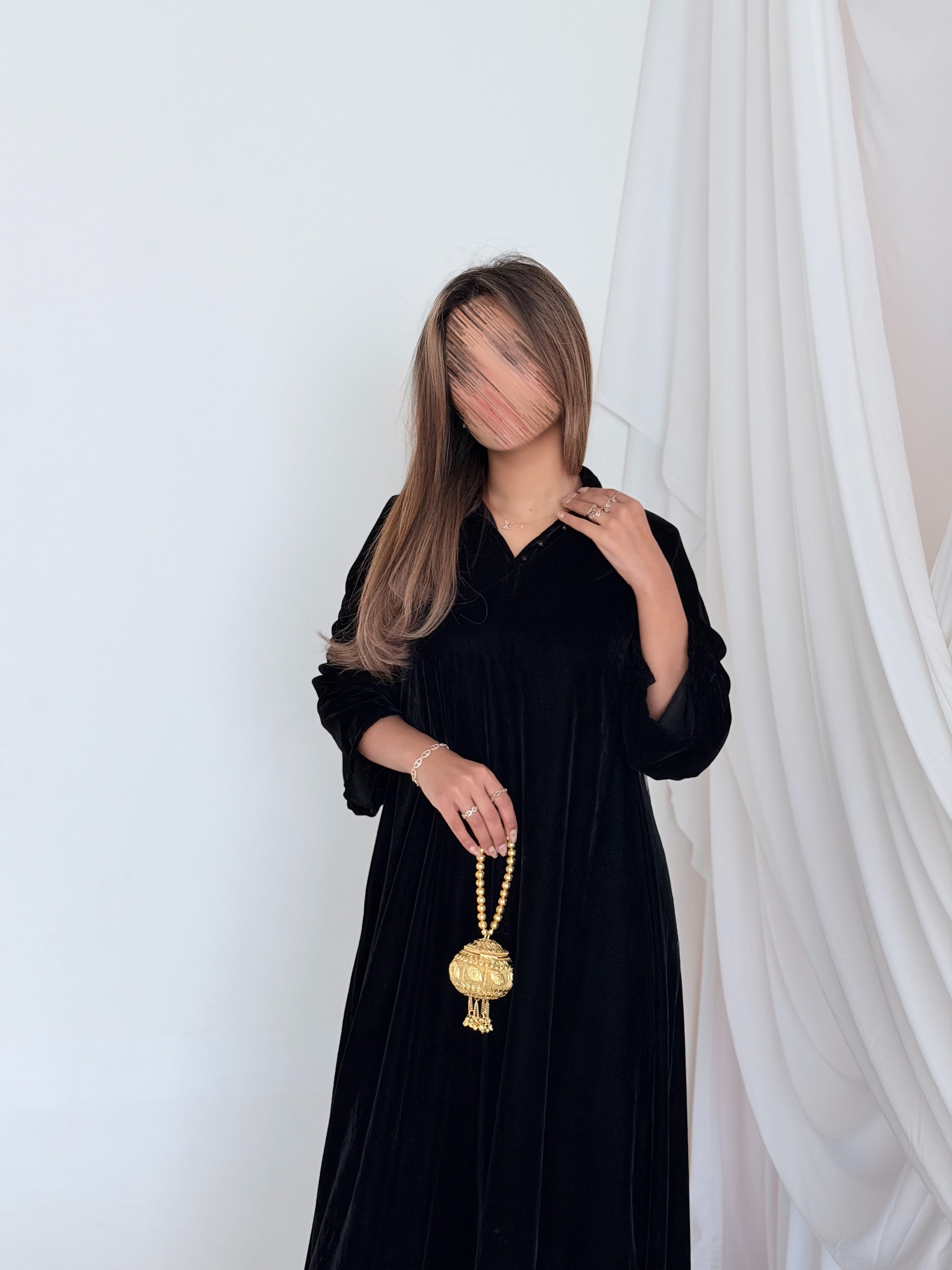 MWJ026 - جلابية مخمل و الخلف هدب اسود - Aya