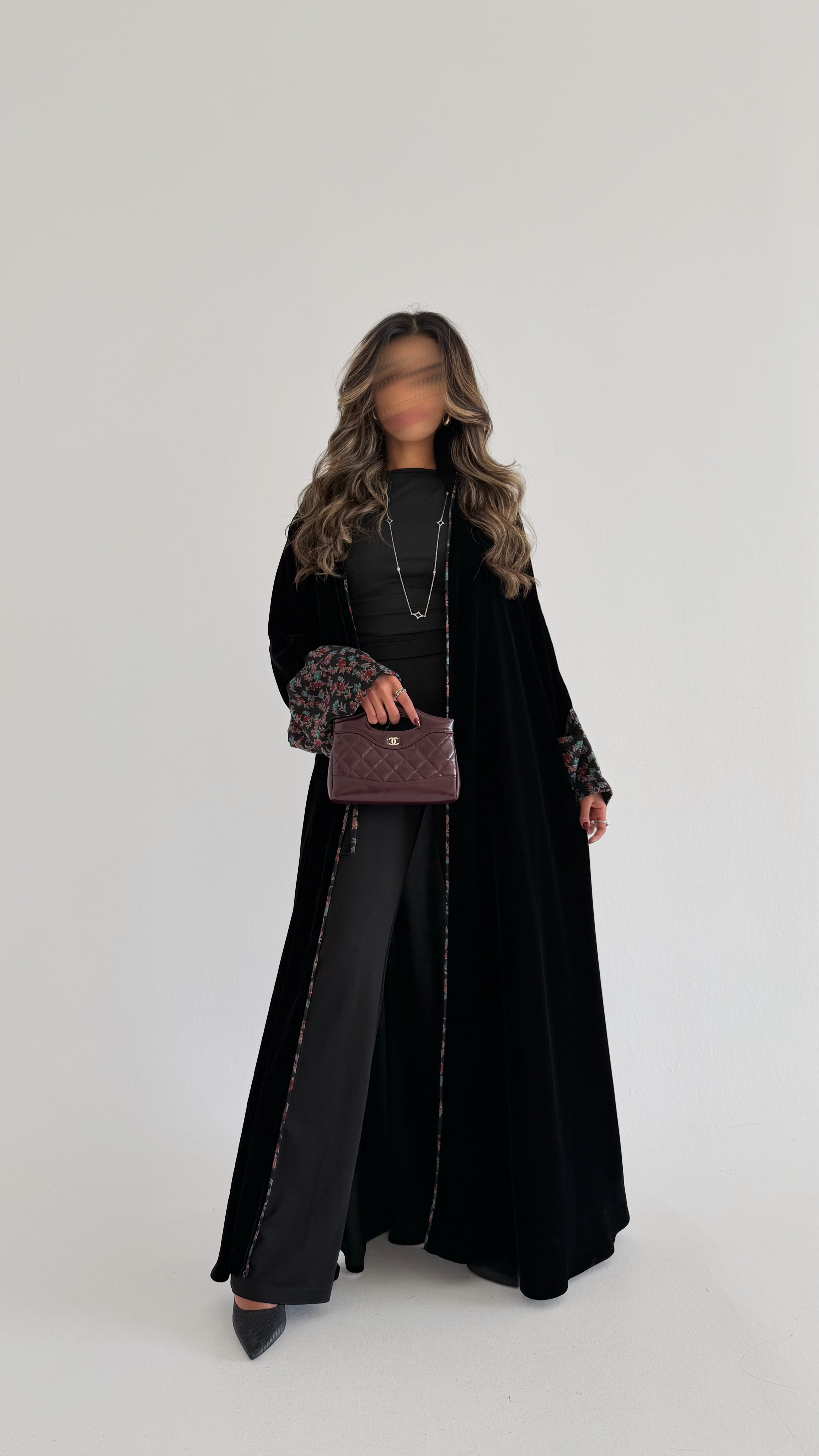 MWT707 - عباية مخمل مع تدخيلة كشميري أسود | Velvet abaya with black Kashmiri - Aya