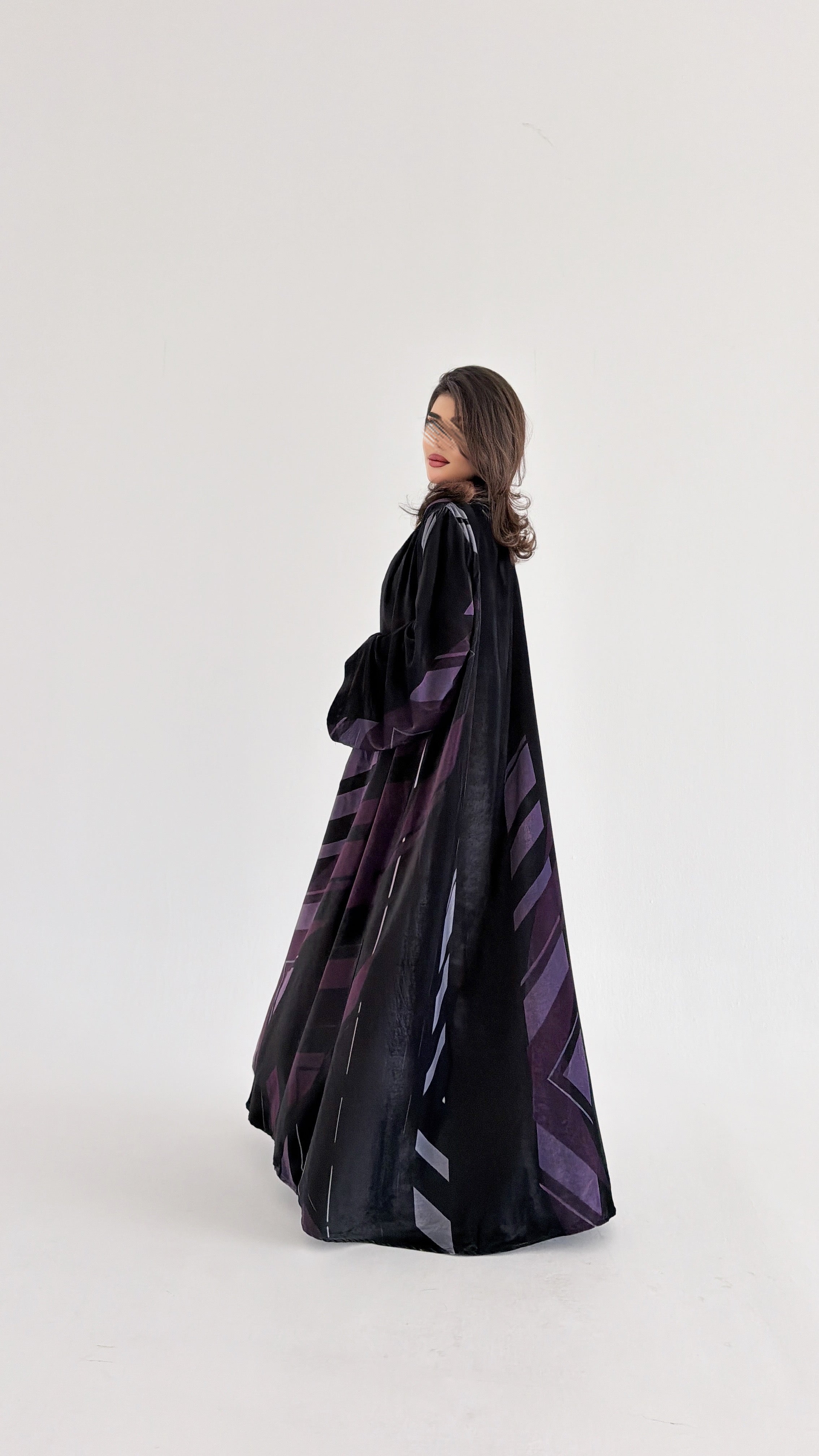 MWT889 - عباية مخمل طباعة - Aya