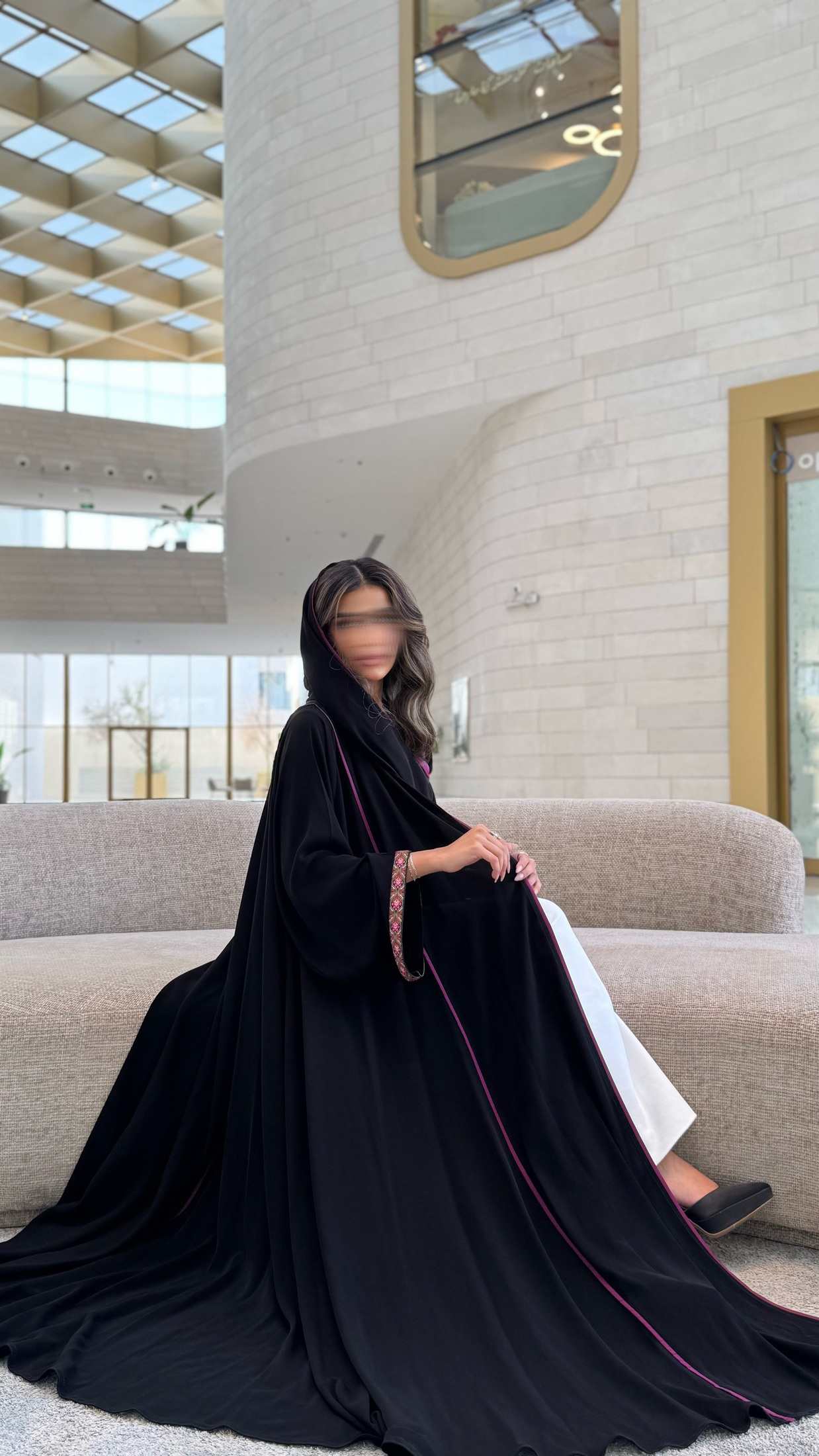 MW1605 - عباية سوداء بخطوط بنفسجية وتطريز بنفسجي | Black Abaya with Purple Stripes and Embroidery - Aya