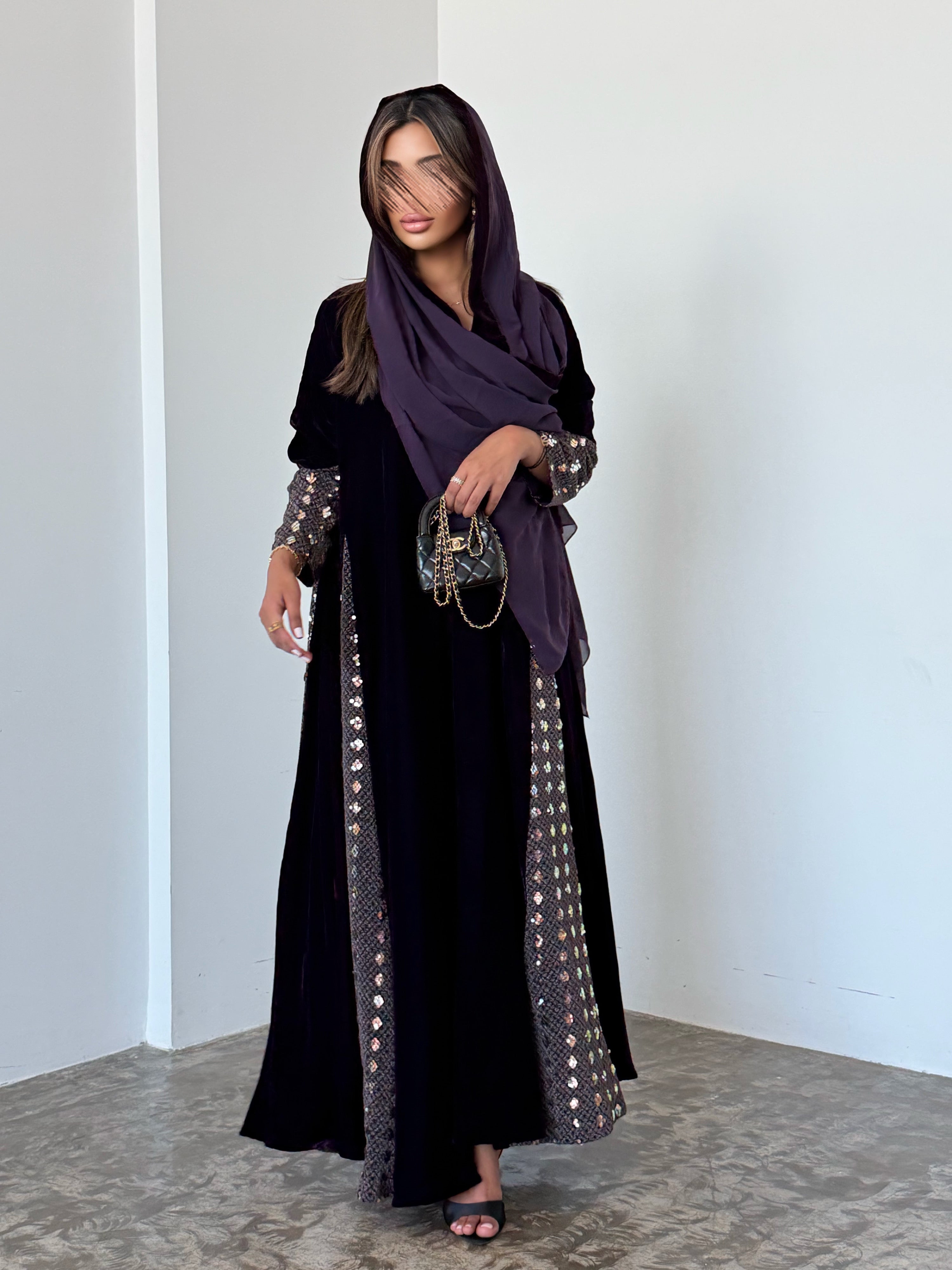 MW645 - Light Crepe Standing with Jacquard Half-Cloche