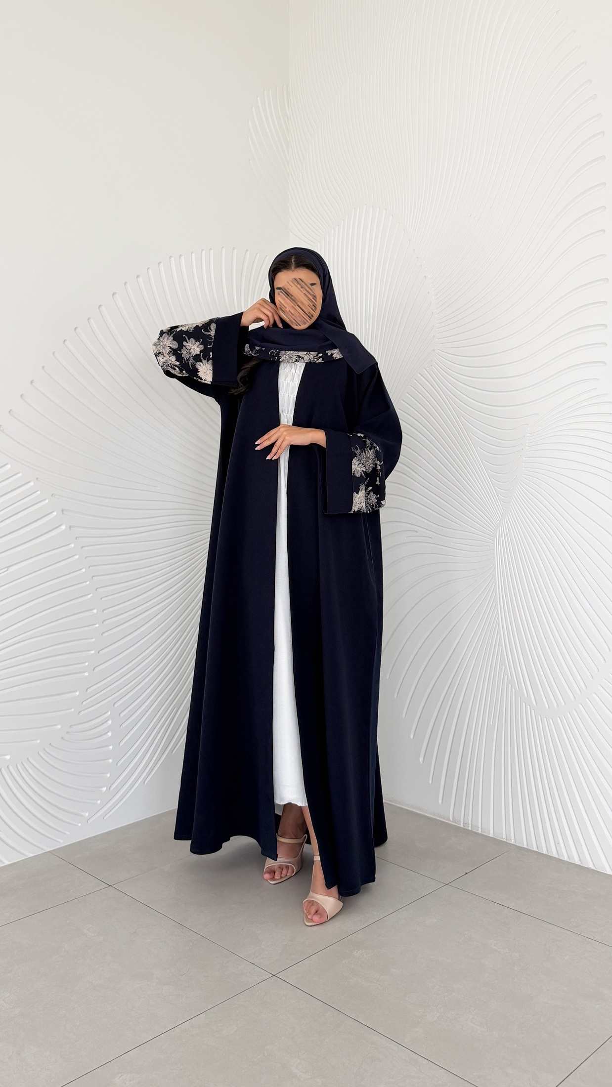 MWT5068 - إطلالة يومية عباية كحلي مع تدخيلات بلون يليق بكل وقت - Aya