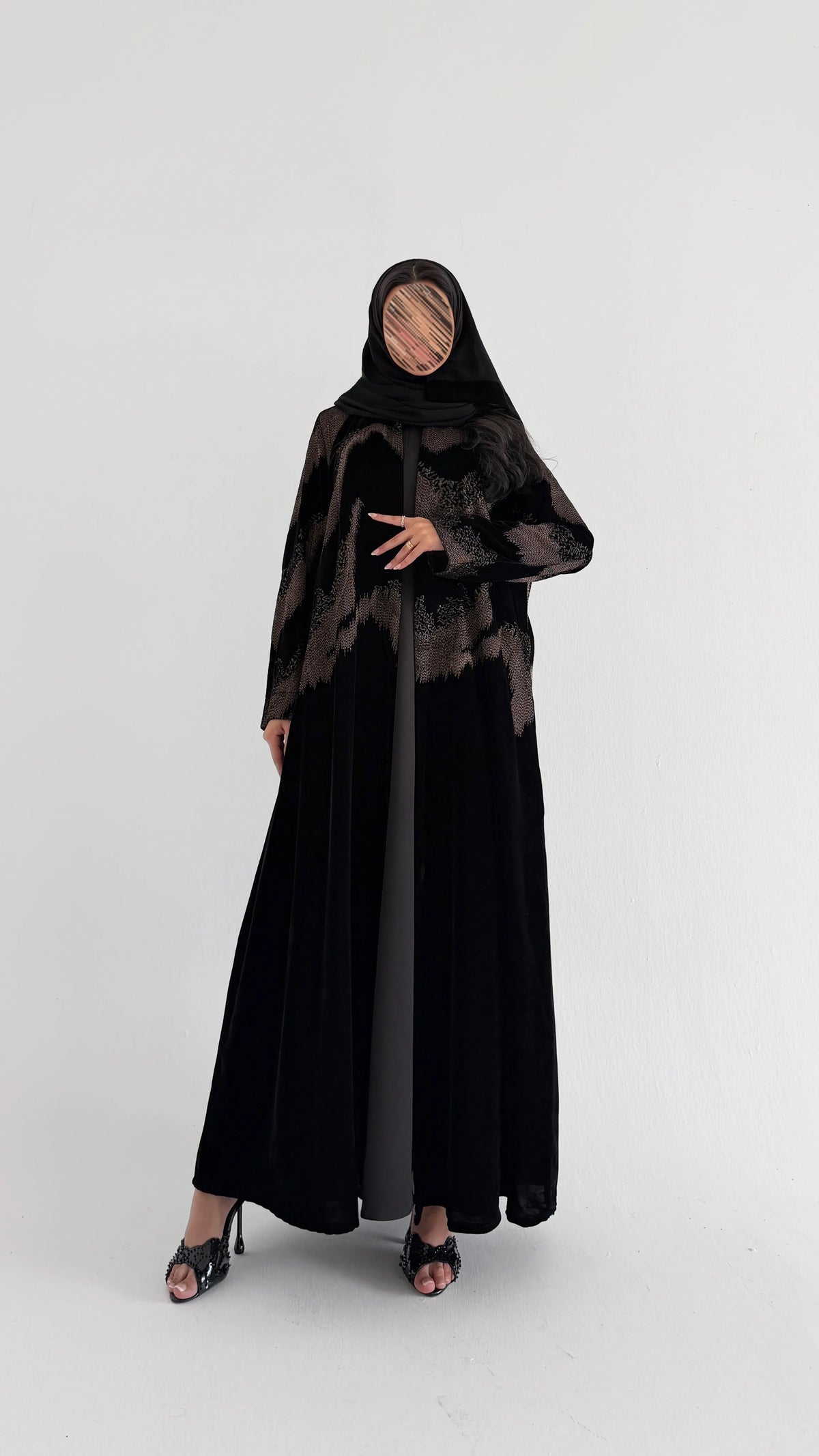 MWT2176 - عباية مخمل شتوية - Aya