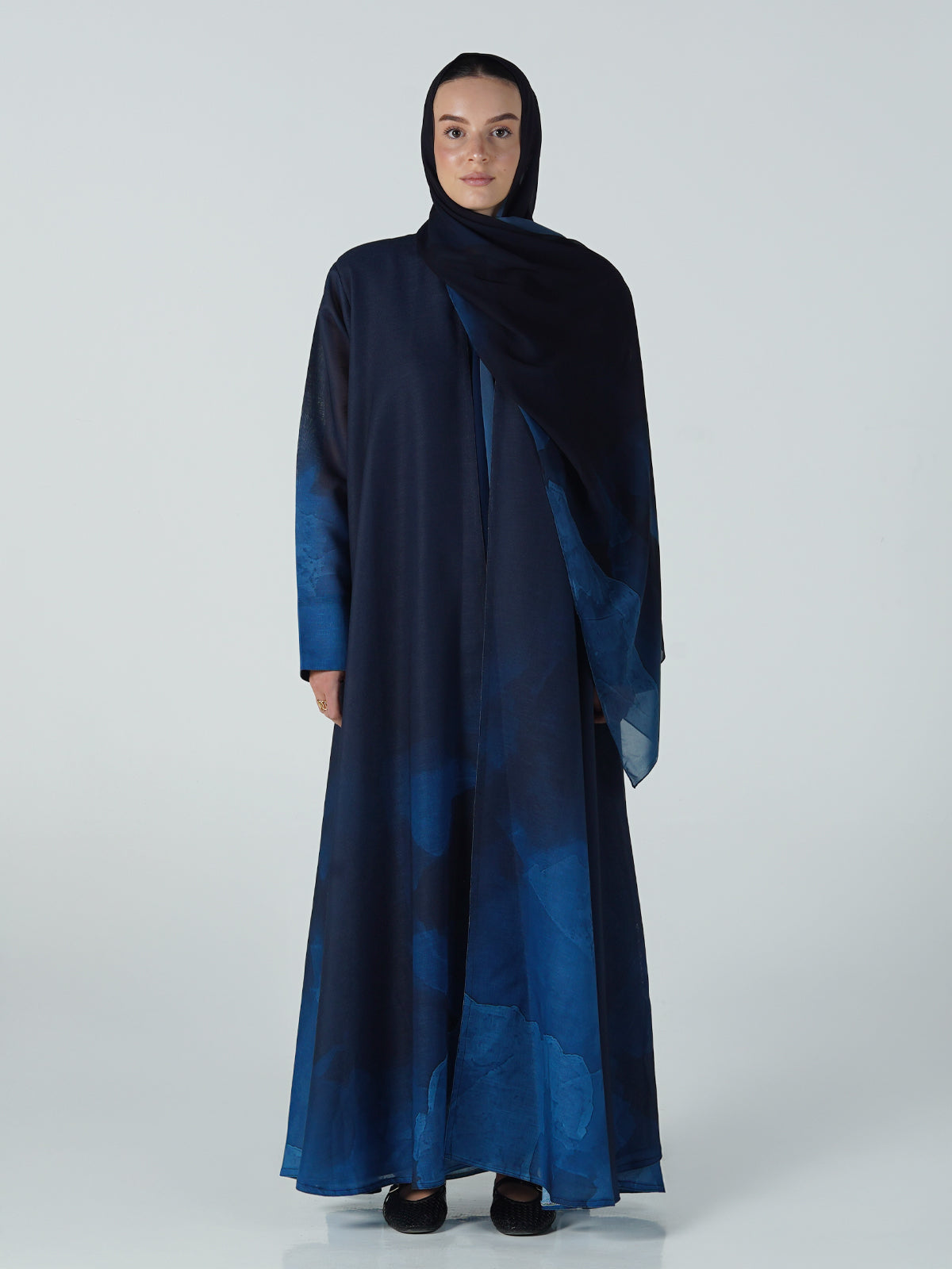 MW645 - Light Crepe Standing with Jacquard Half-Cloche