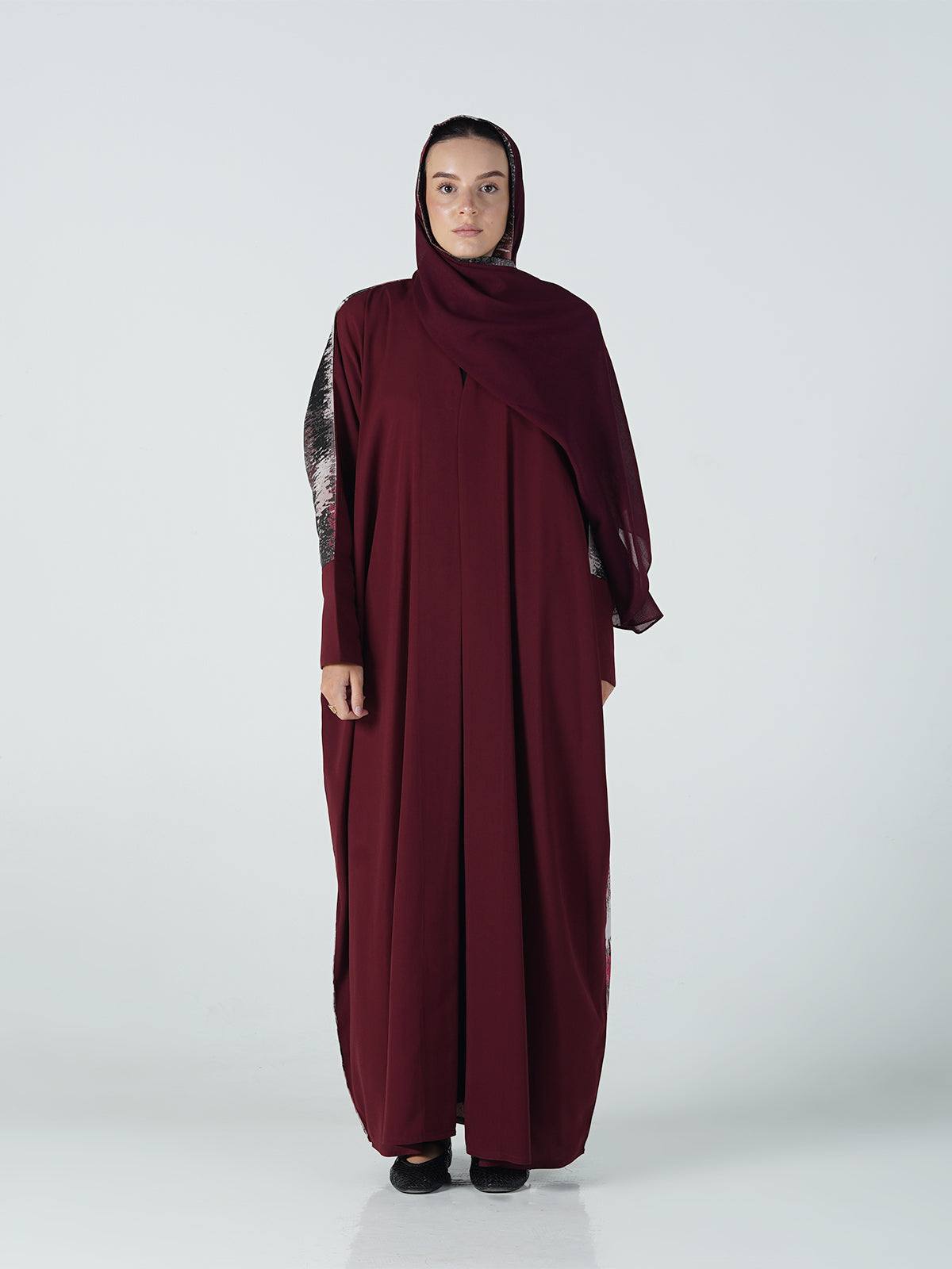 MW1305 - عباية قصه فراشه قماش جاكار مع كريب