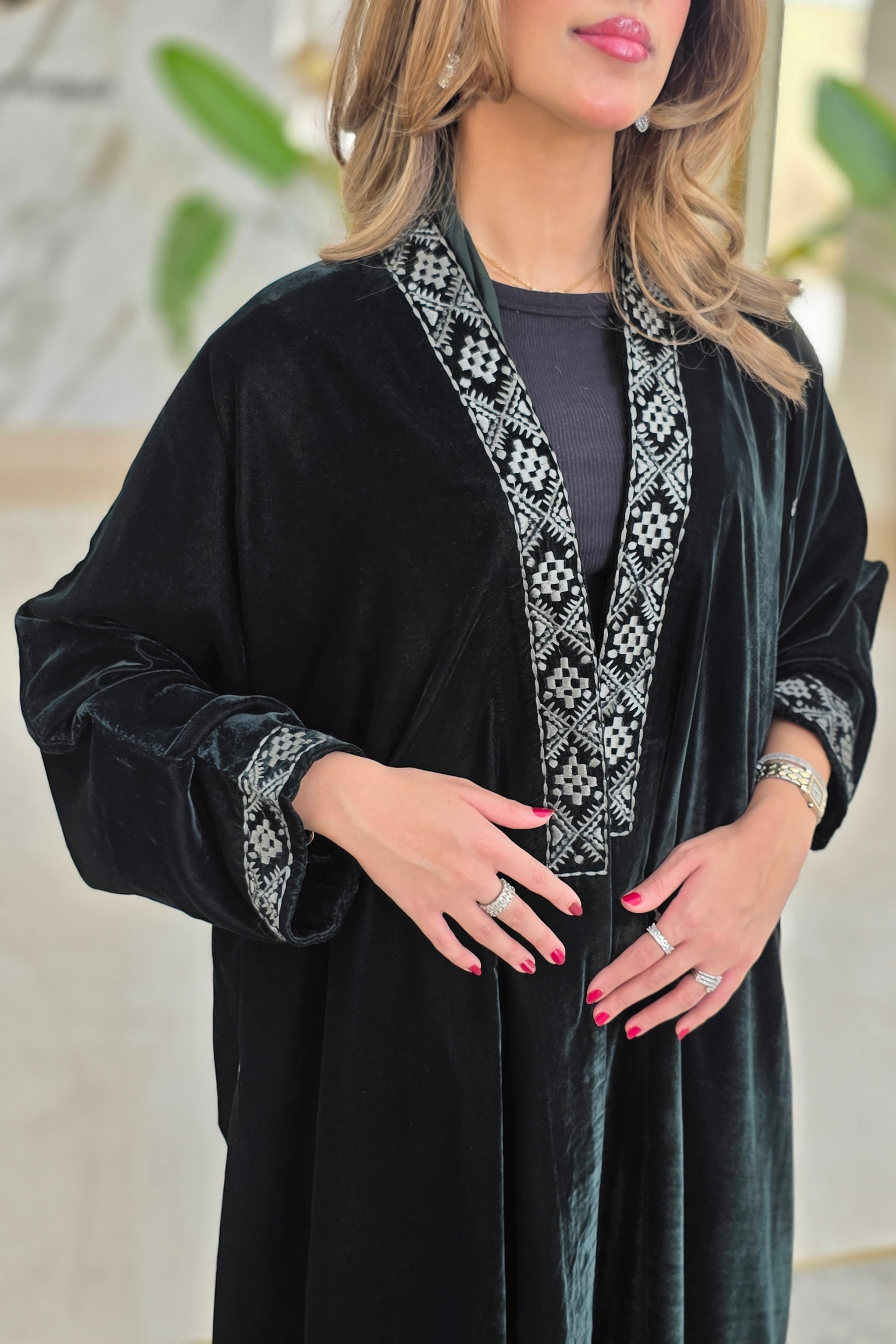 MWT652 - عباية مخمل تطريز اخضر - Aya