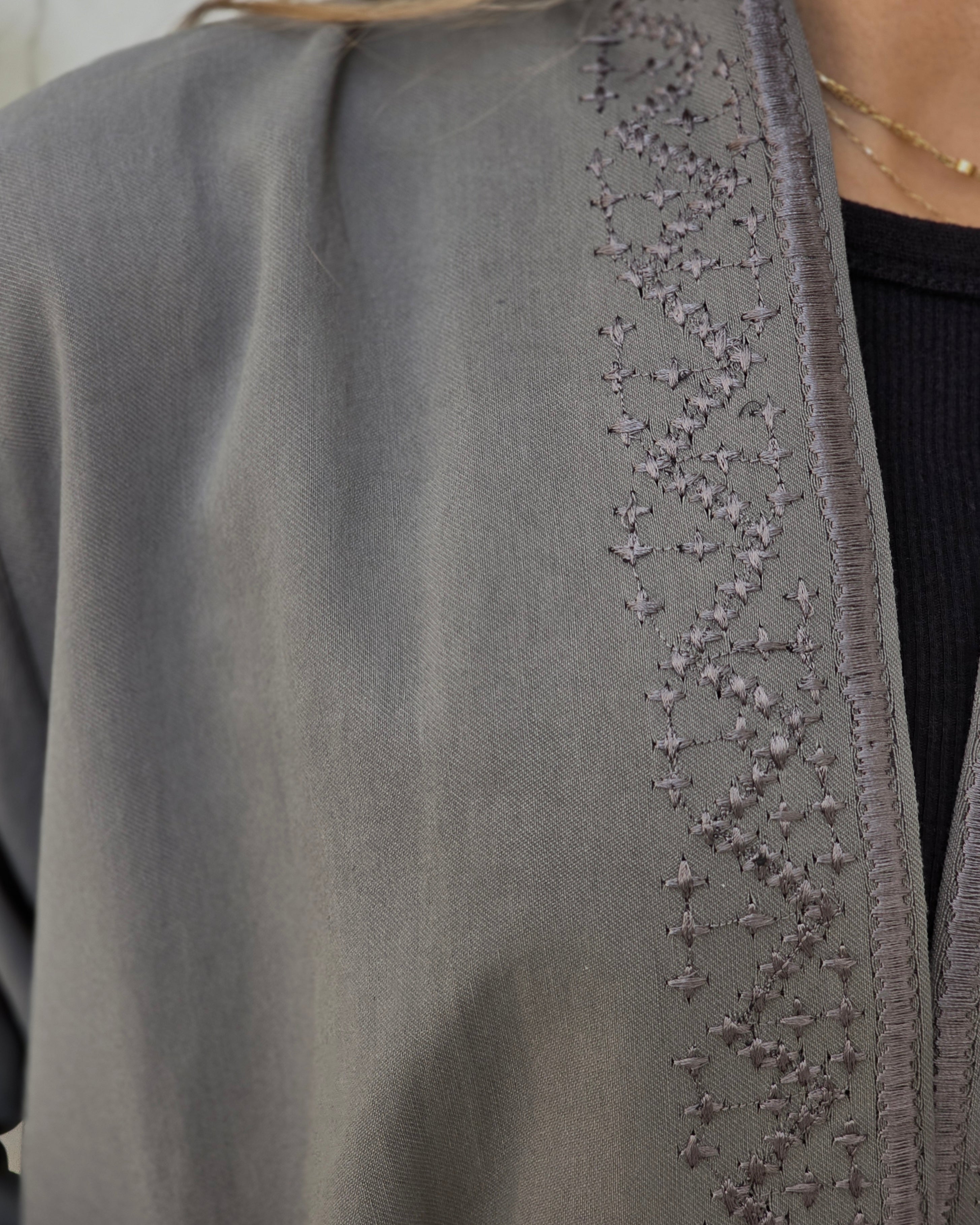 MWT664 - عباية تطريز اخضر - Aya