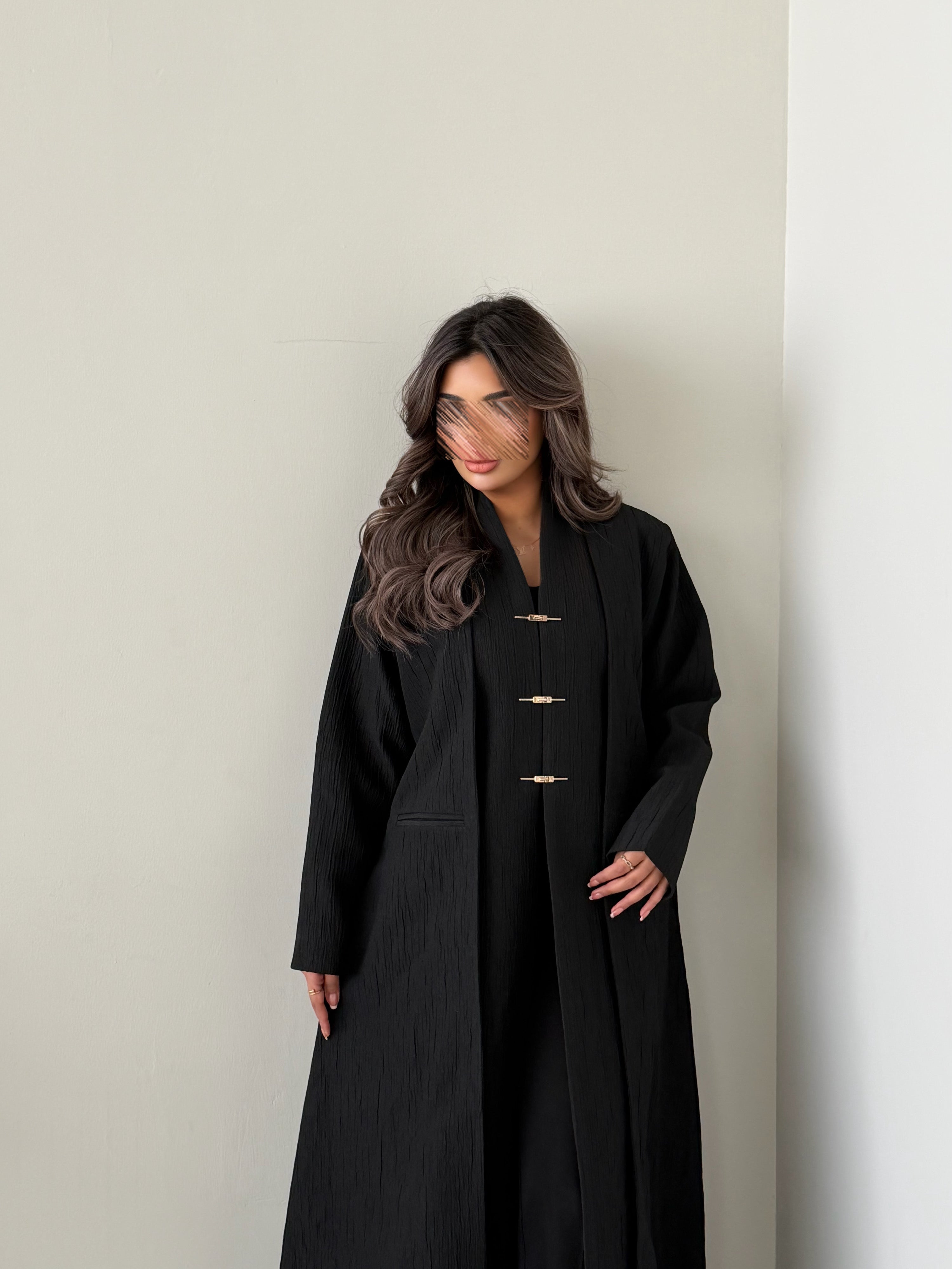 MWT1045 - عباية بليزر مع ازرار ذهبية - Aya