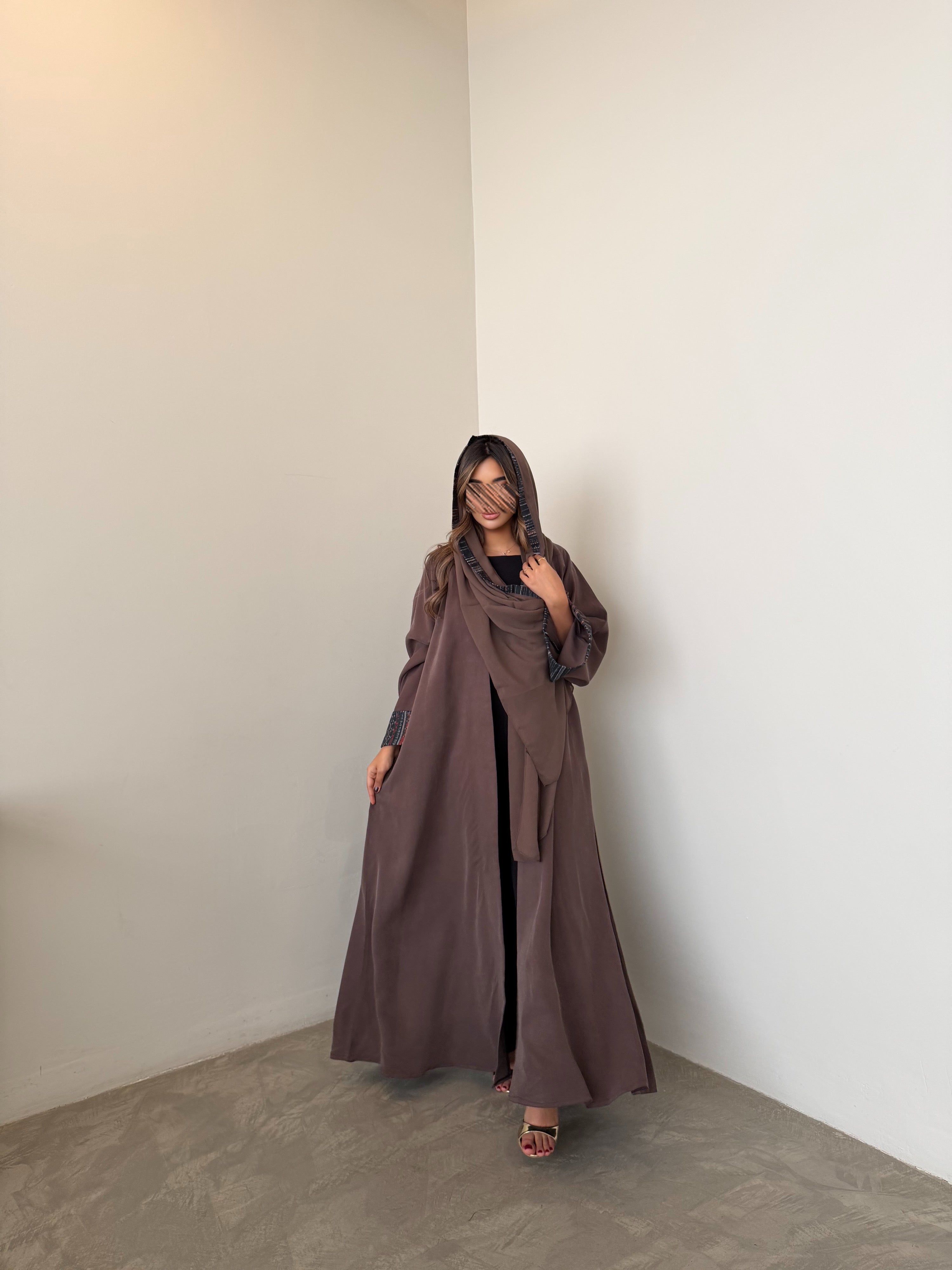 MWT1053 - عبايه لنن بتدخيله بالاكمام - Aya