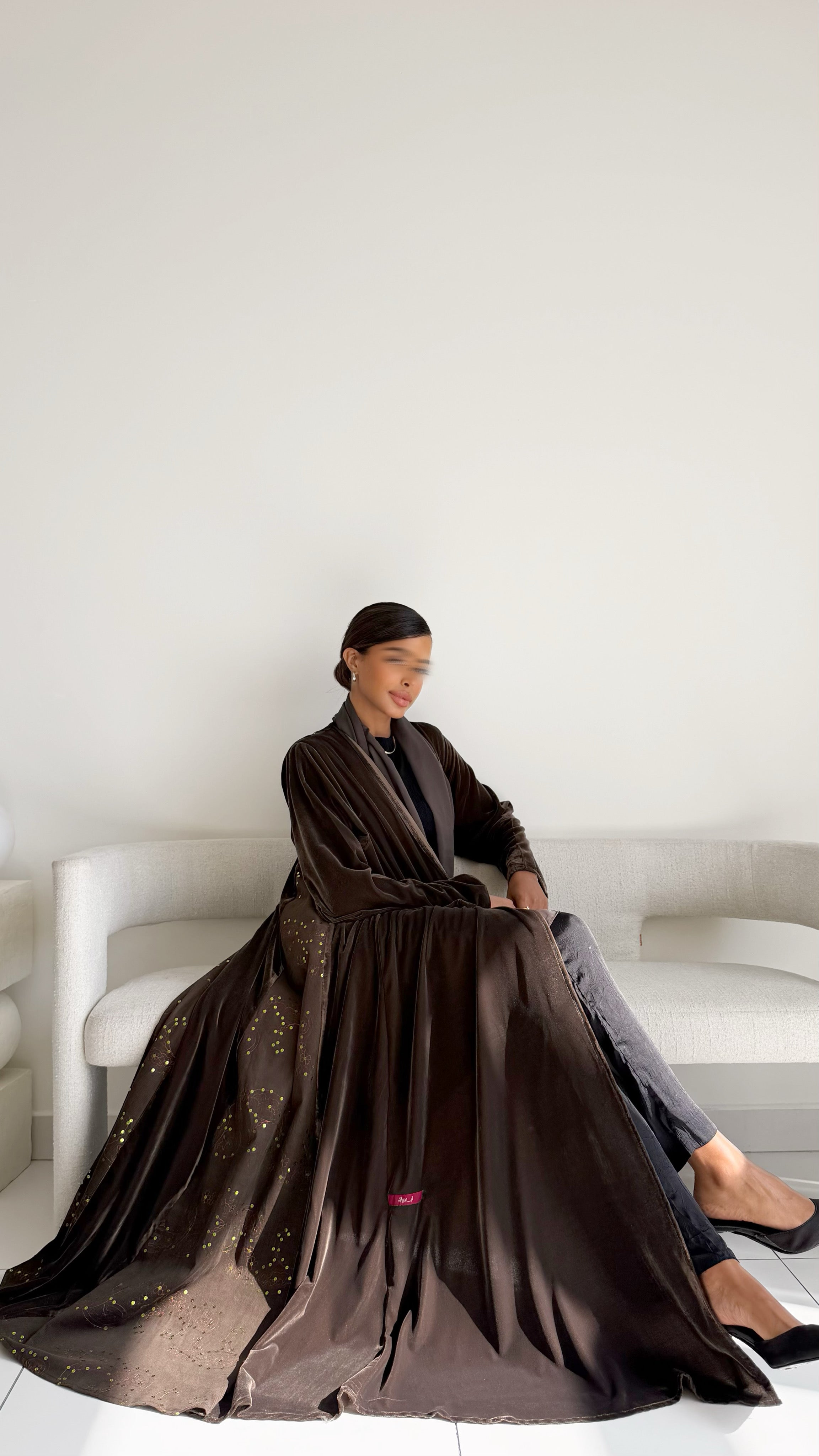 MW645 - Light Crepe Standing with Jacquard Half-Cloche