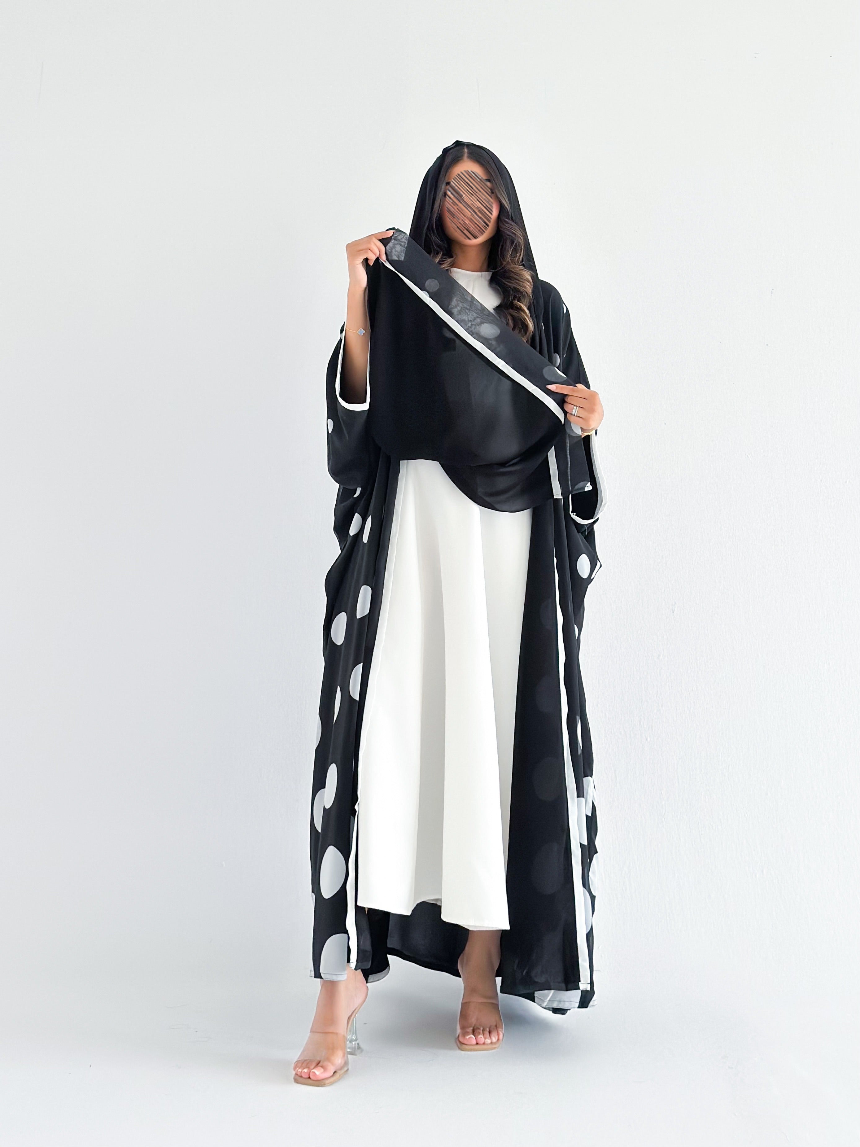 MWT5211 - عبايه يومية اسود بقماش بارد