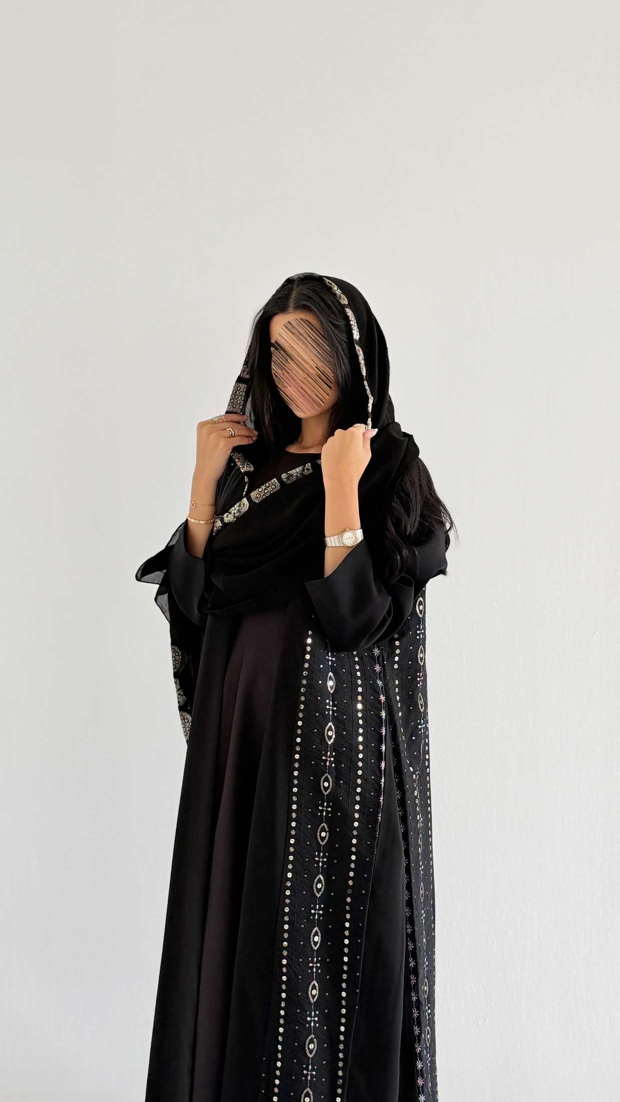 MWT1032 - عباية اسود مع تدخيله لنن تطريز - Aya