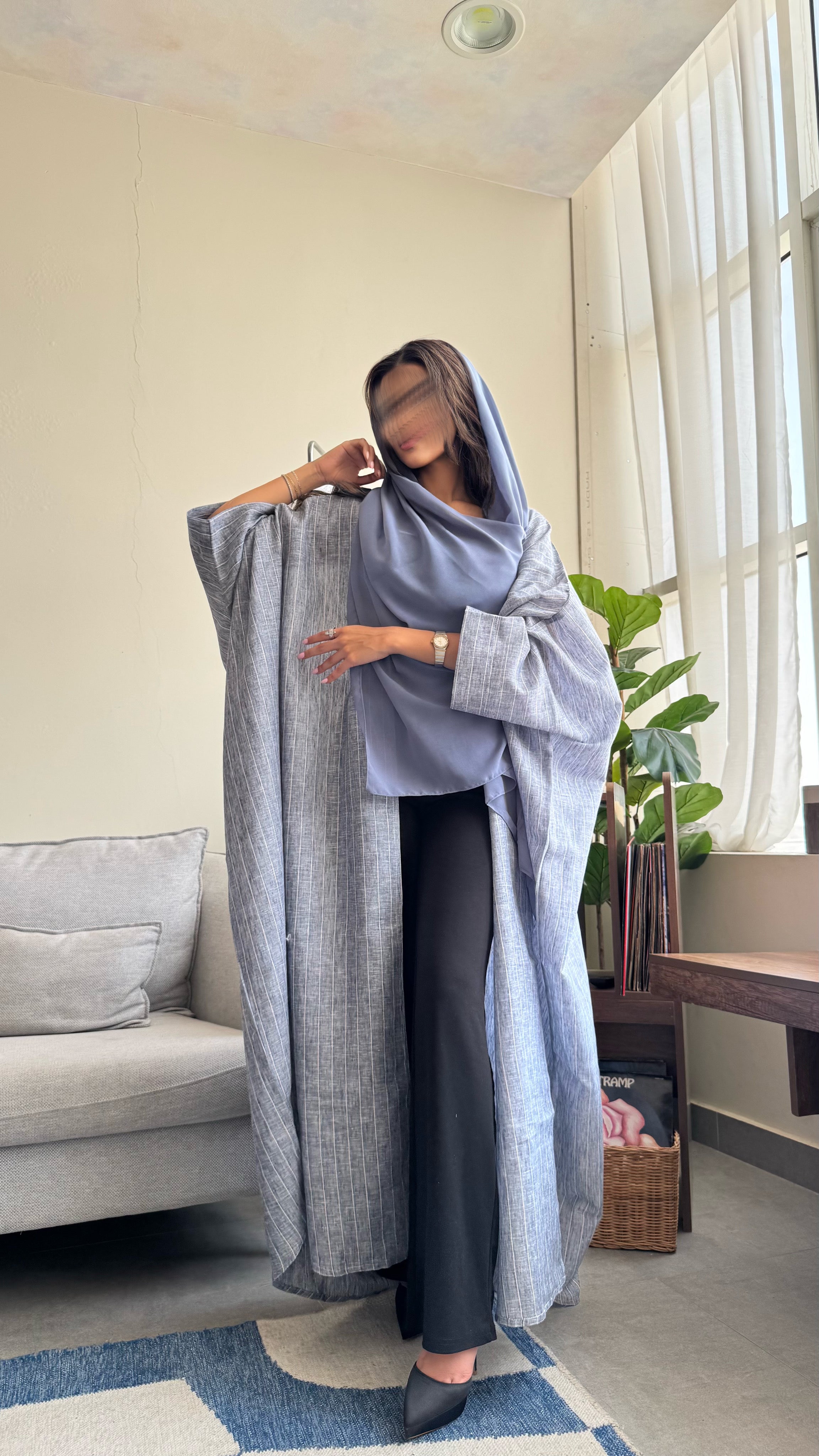 MW1524 - عباية لنن زرقاء بشت | Blue Linen Bisht Abaya - Aya