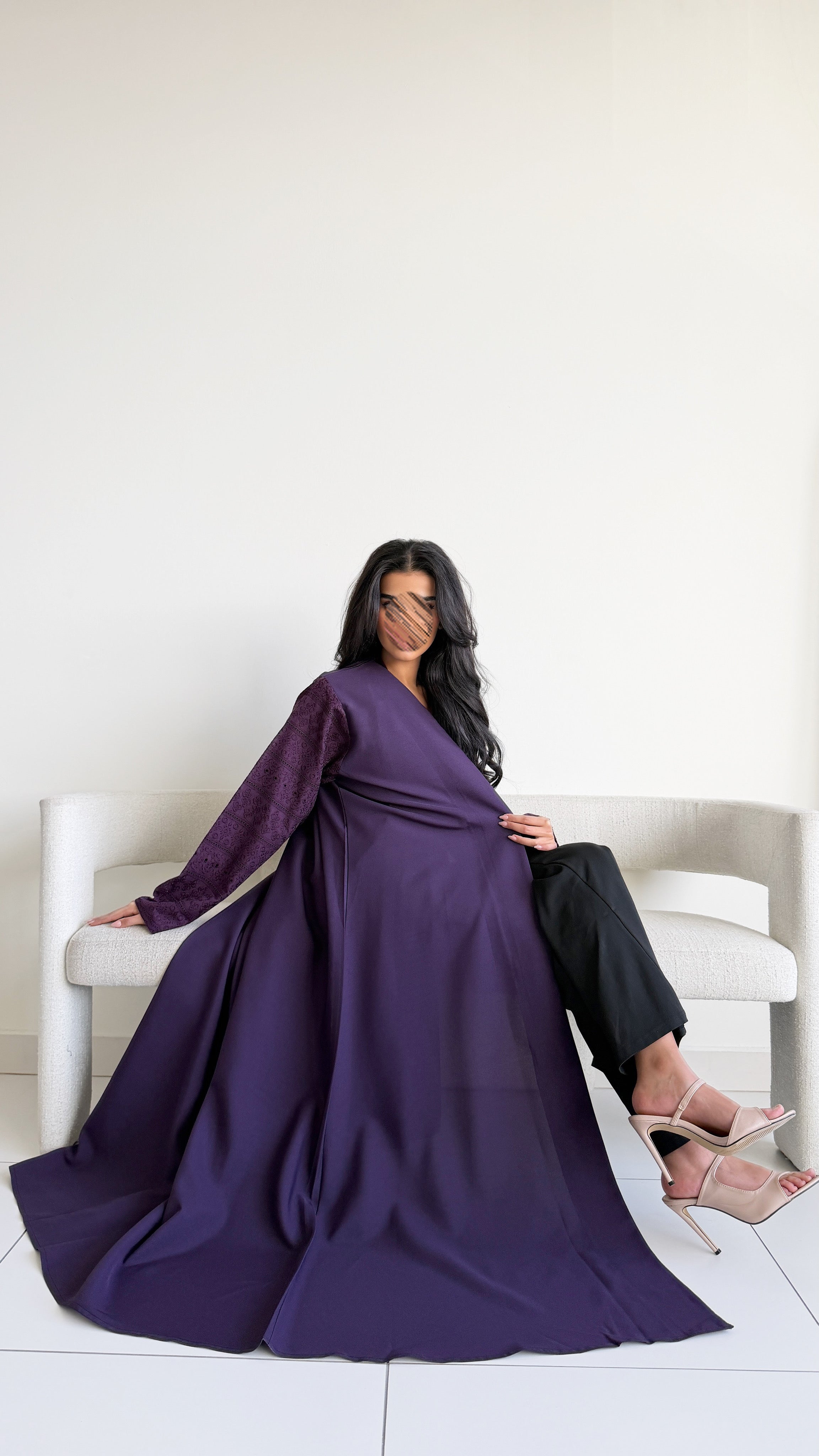 MWT1113 - عباية لنن مع  تدخيلة ركامة بالاكمام - Aya