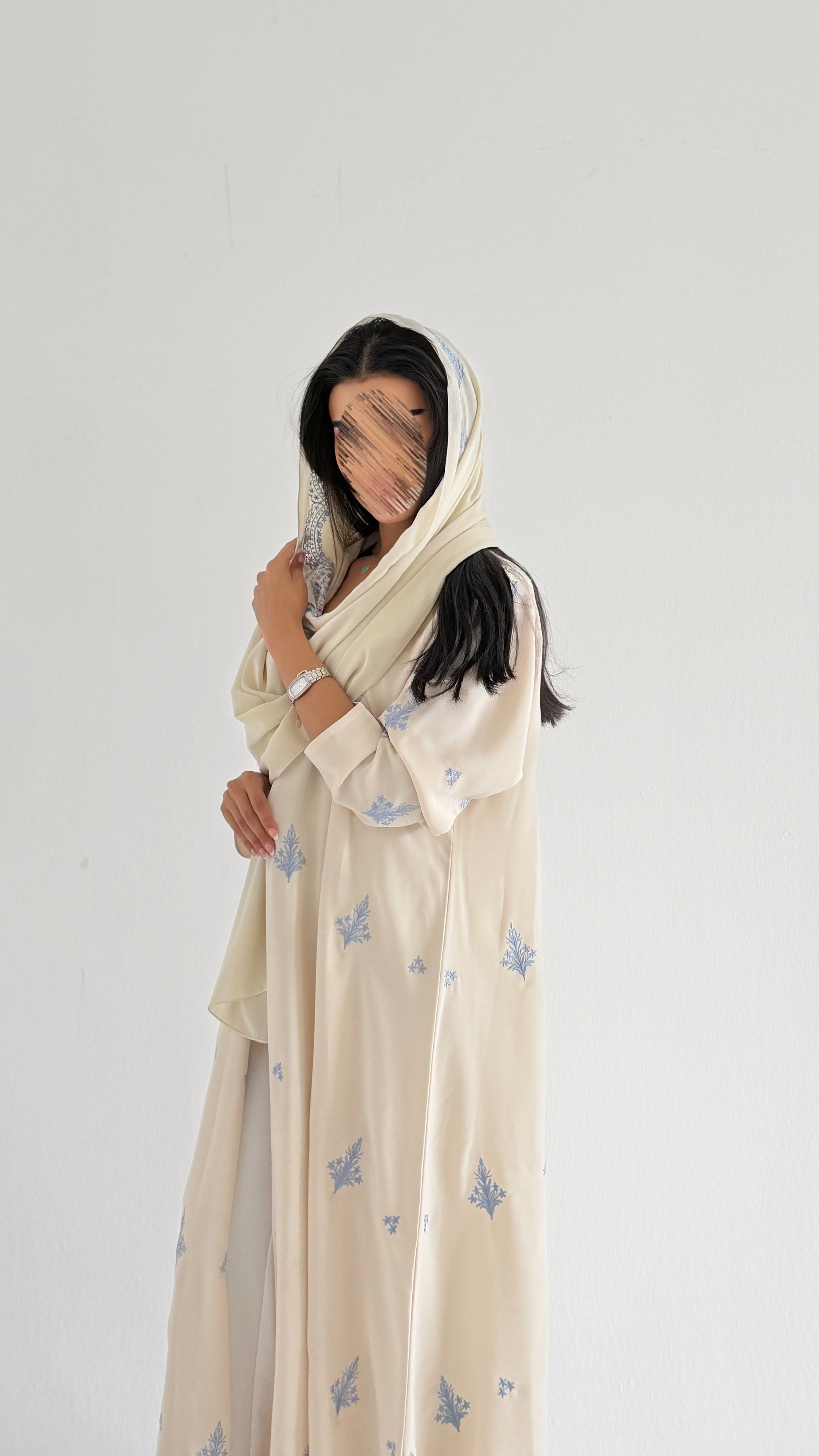 MWT5088 - قماش بيج مع تطريز سماوي - Aya