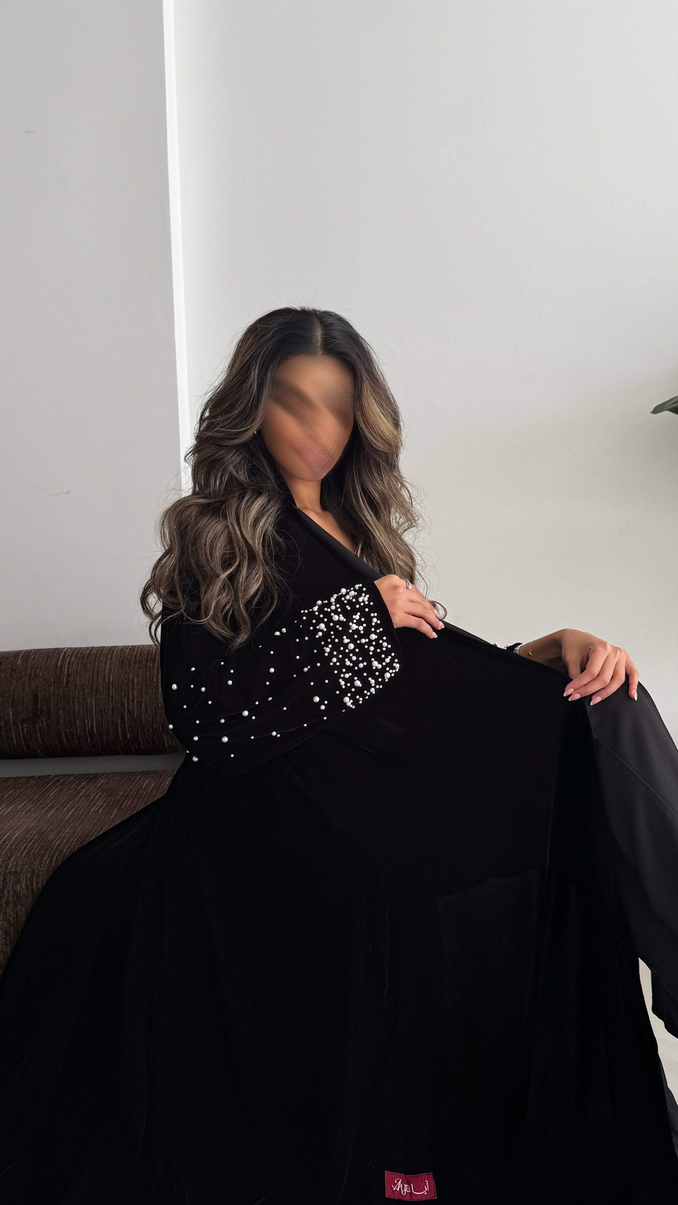 MWT698 - عباية مخمل مع لؤلؤ  بالاكمام