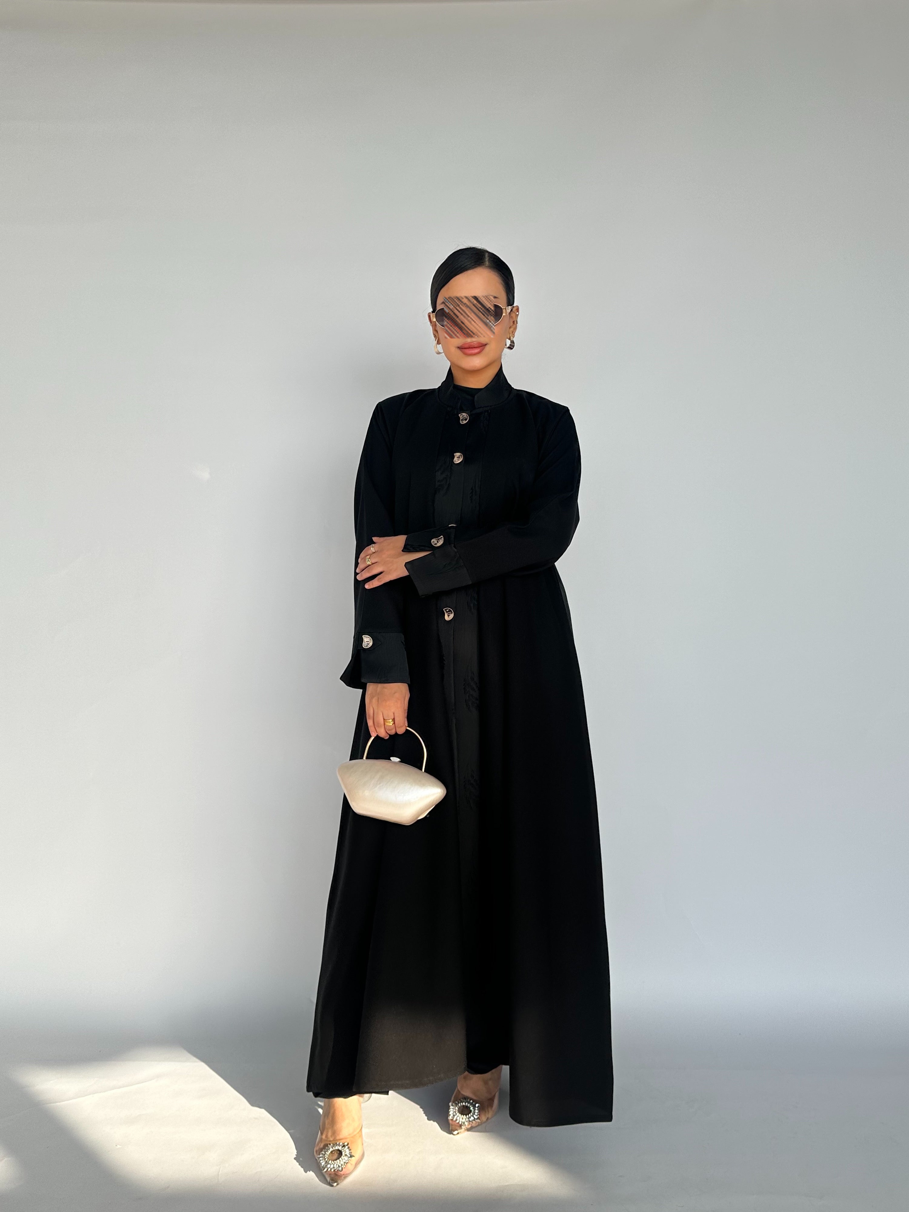 MW645 - Light Crepe Standing with Jacquard Half-Cloche