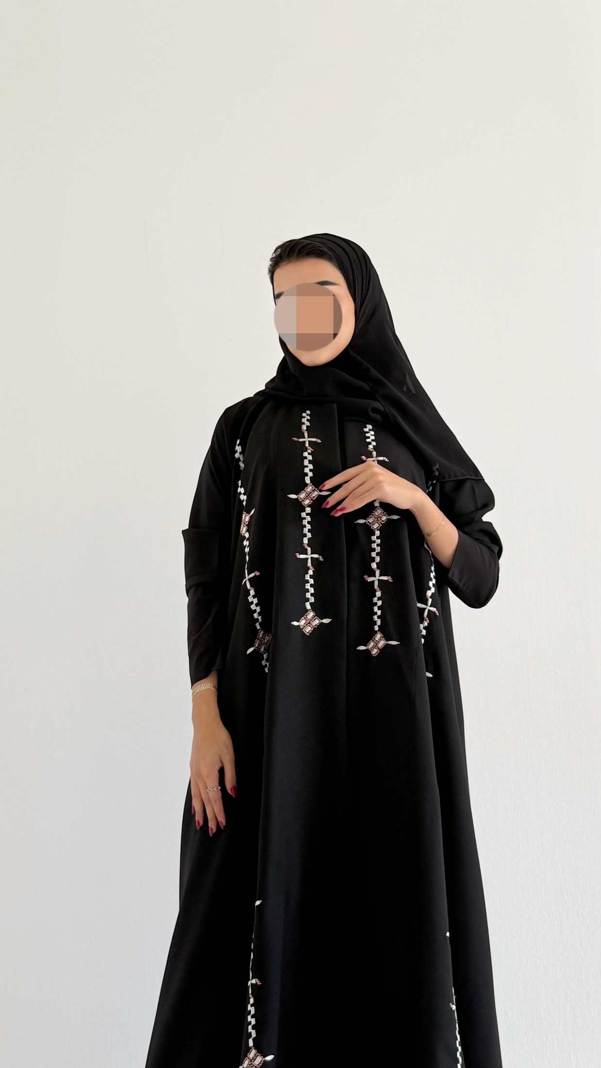 MWT640 - عباية اسود تطريز - Aya