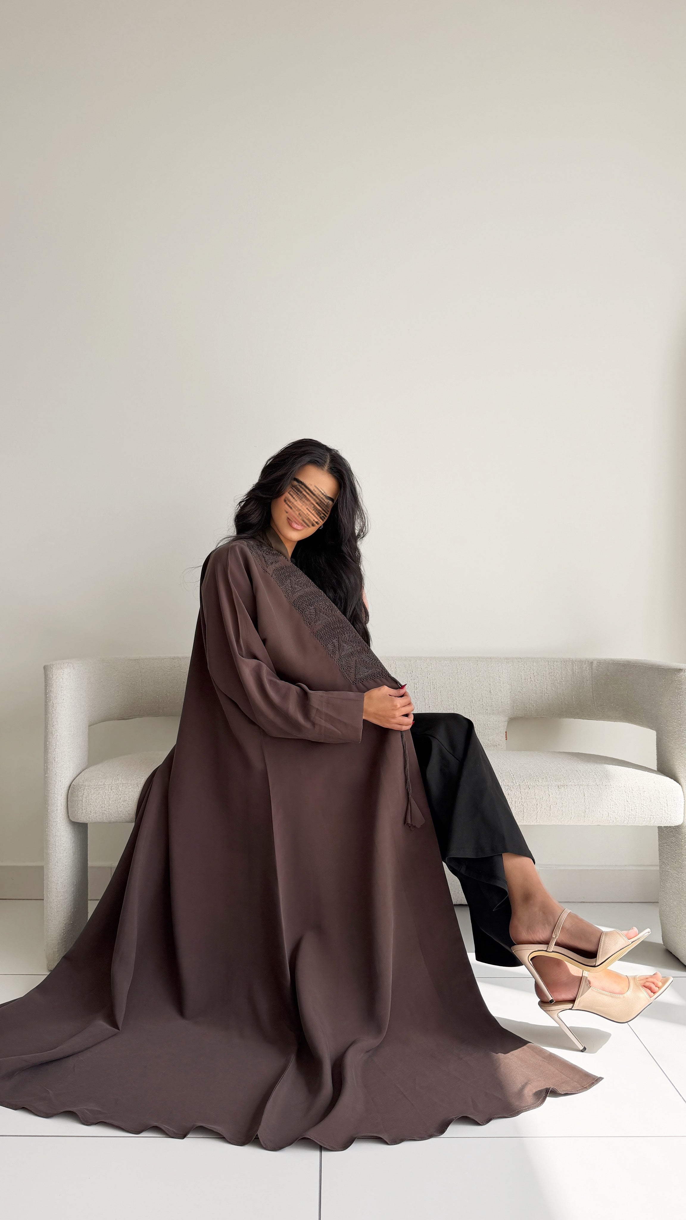 MWT1079 - عباية  بتطريز  بالامام - Aya