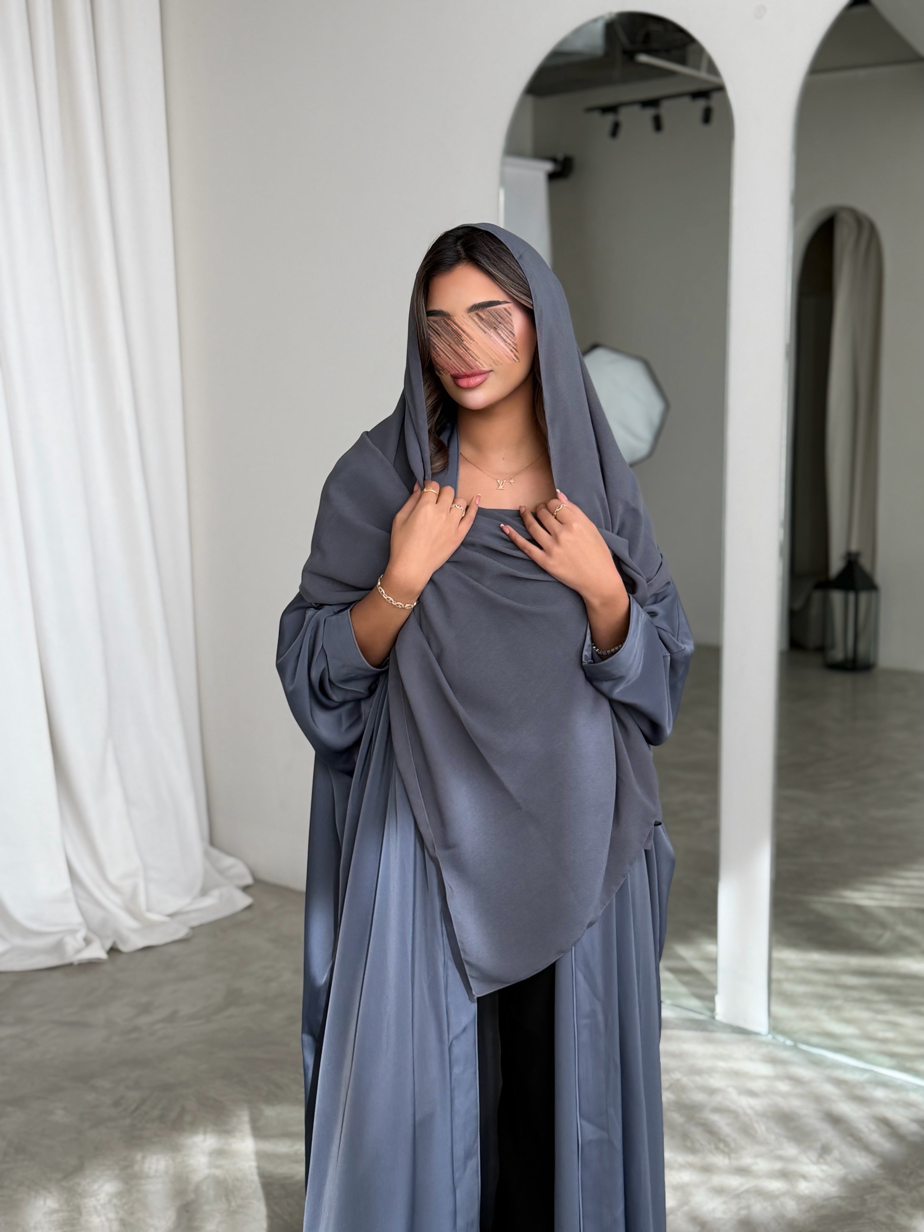 MWT776 - عباية كريب رمادي - Aya