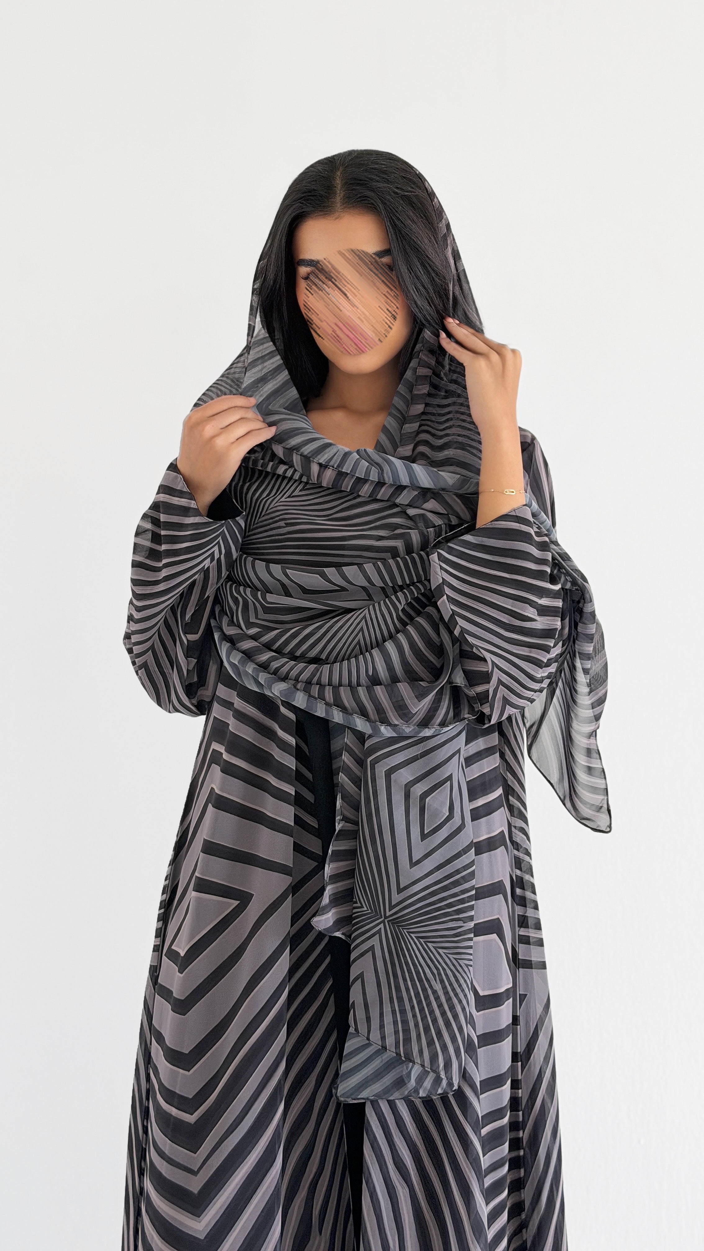 MWT1313 عباية مطبوعة مخططة - Aya