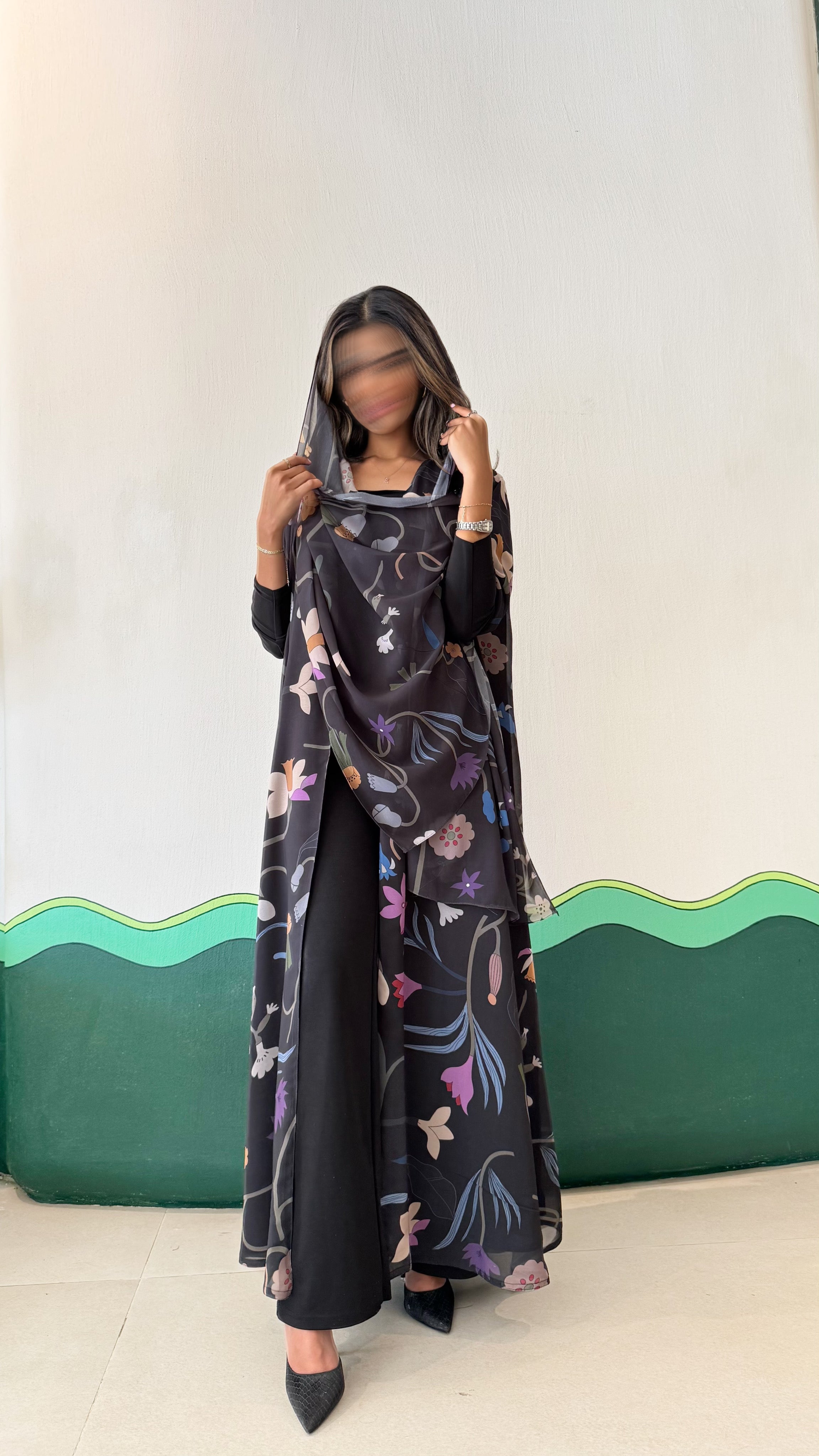 MW645 - Light Crepe Standing with Jacquard Half-Cloche