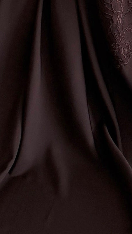MWT1223 - عباية بتدخيلة تطريز بالامام - Aya