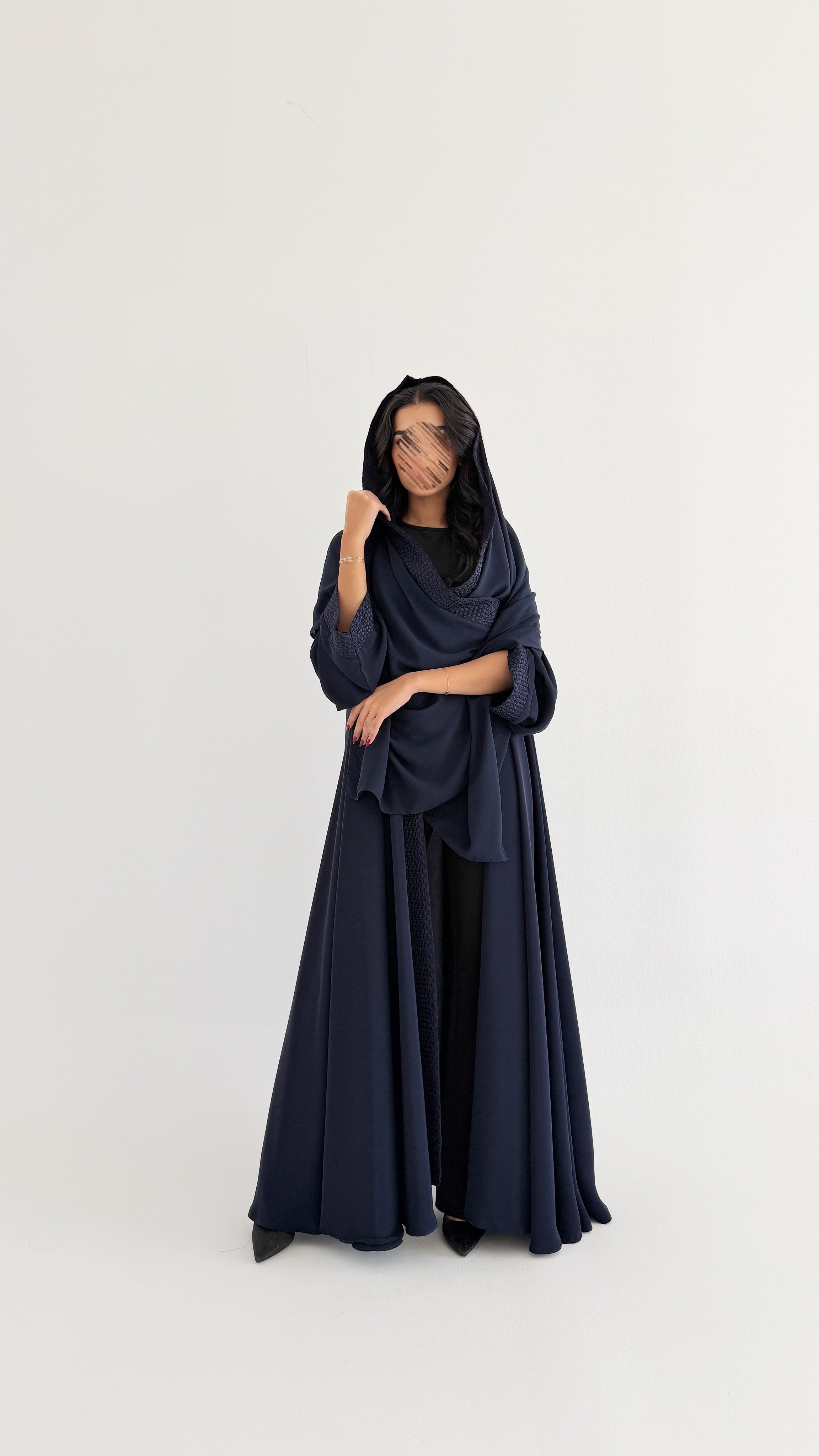 MW2024 - عباية بتطريز بالامام والاكمام - Aya